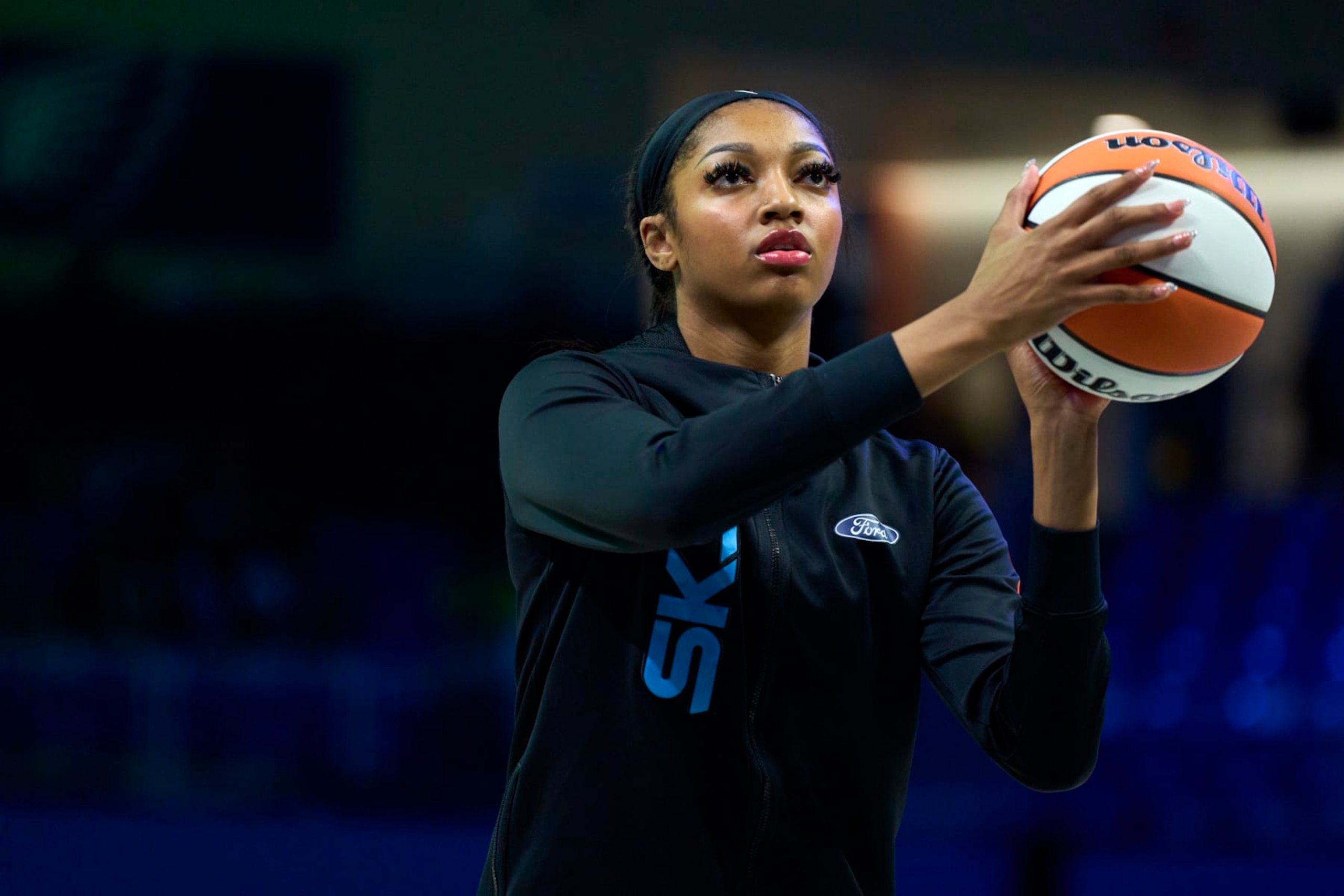 ARLINGTON, TEXAS - MAY 15: Angel Reese #5 of the Chicago Sky warms up before tipoff against the Dallas Wings at the College Park Center on May 15, 2024 in Arlington, Texas. NOTE TO USER: User expressly acknowledges and agrees that, by downloading and or using this photograph, User is consenting to the terms and conditions of the Getty Images License Agreement. (Photo by Cooper Neill/Getty Images) ARLINGTON, TEXAS - MAY 15: Angel Reese #5 of the Chicago Sky warms up before tipoff against the Dallas Wings at the College Park Center on May 15, 2024 in Arlington, Texas. NOTE TO USER: User expressly acknowledges and agrees that, by downloading and or using this photograph, User is consenting to the terms and conditions of the Getty Images License Agreement. (Photo by Cooper Neill/Getty Images)