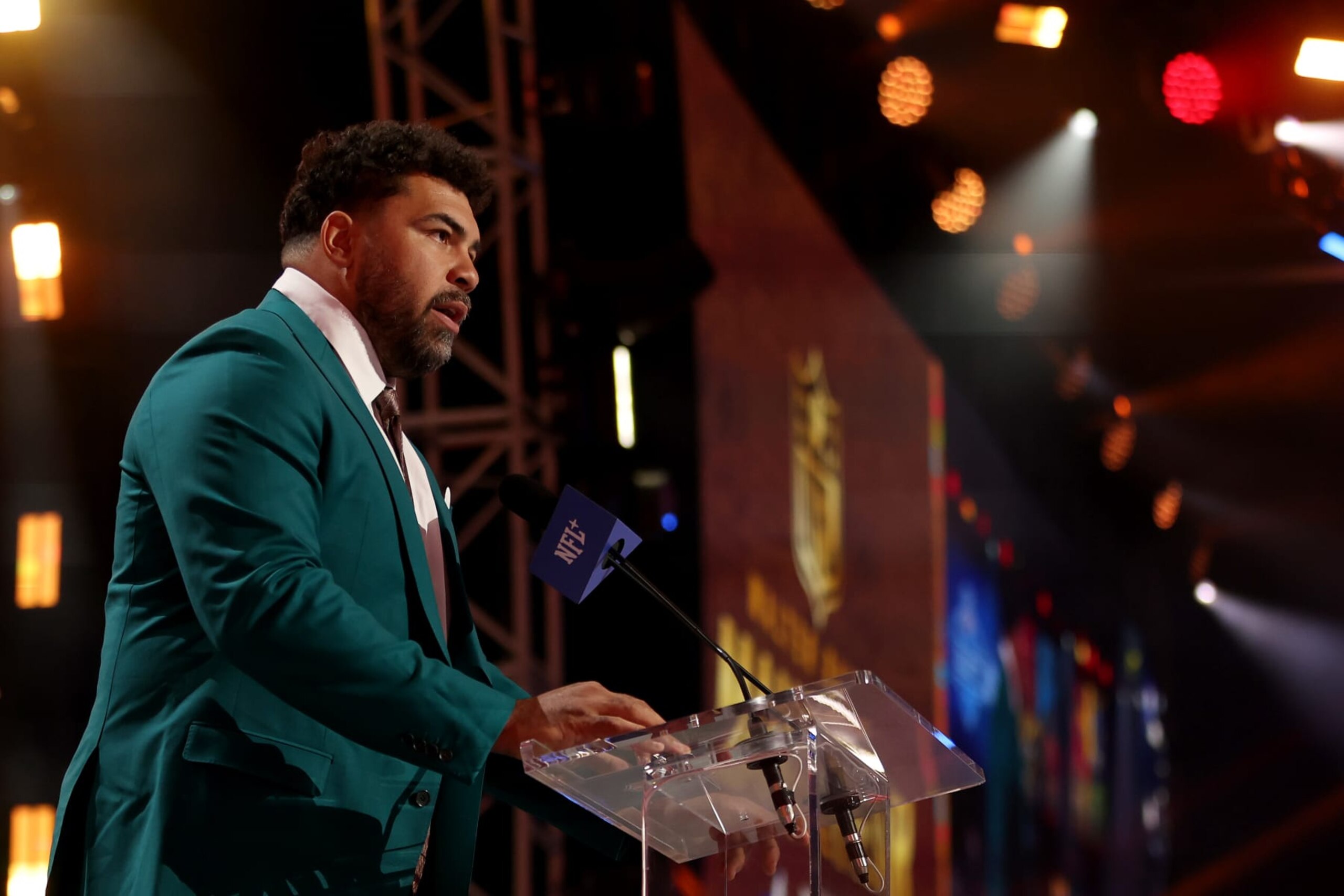 DETROIT, MICHIGAN - APRIL 25: Cam Heyward of the Pittsburgh Steelers speaks during the first round of the 2024 NFL Draft at Campus Martius Park and Hart Plaza on April 25, 2024 in Detroit, Michigan. (Photo by Gregory Shamus/Getty Images) DETROIT, MICHIGAN - APRIL 25: Cam Heyward of the Pittsburgh Steelers speaks during the first round of the 2024 NFL Draft at Campus Martius Park and Hart Plaza on April 25, 2024 in Detroit, Michigan. (Photo by Gregory Shamus/Getty Images)
