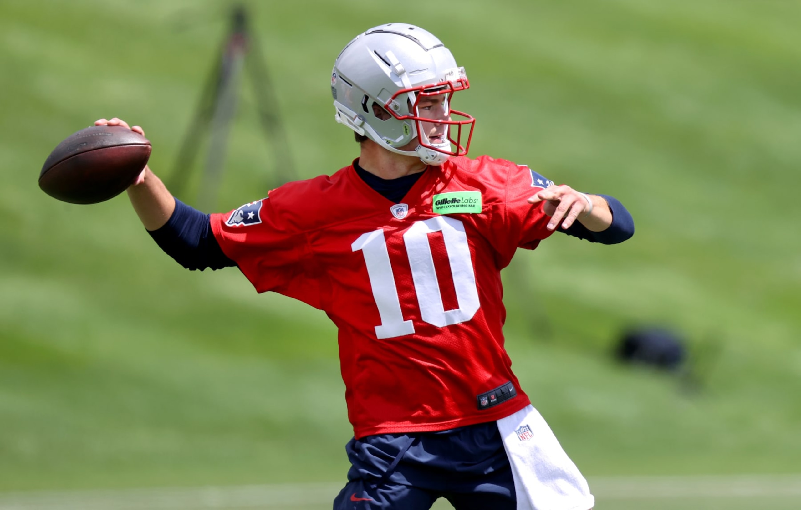 Foxborough, MA - May 11: New England Patriots QB Drake Maye at the team's 2024 Rookie Mini-Camp. (Photo by Jonathan Wiggs/The Boston Globe via Getty Images) Foxborough, MA - May 11: New England Patriots QB Drake Maye at the team's 2024 Rookie Mini-Camp. (Photo by Jonathan Wiggs/The Boston Globe via Getty Images)