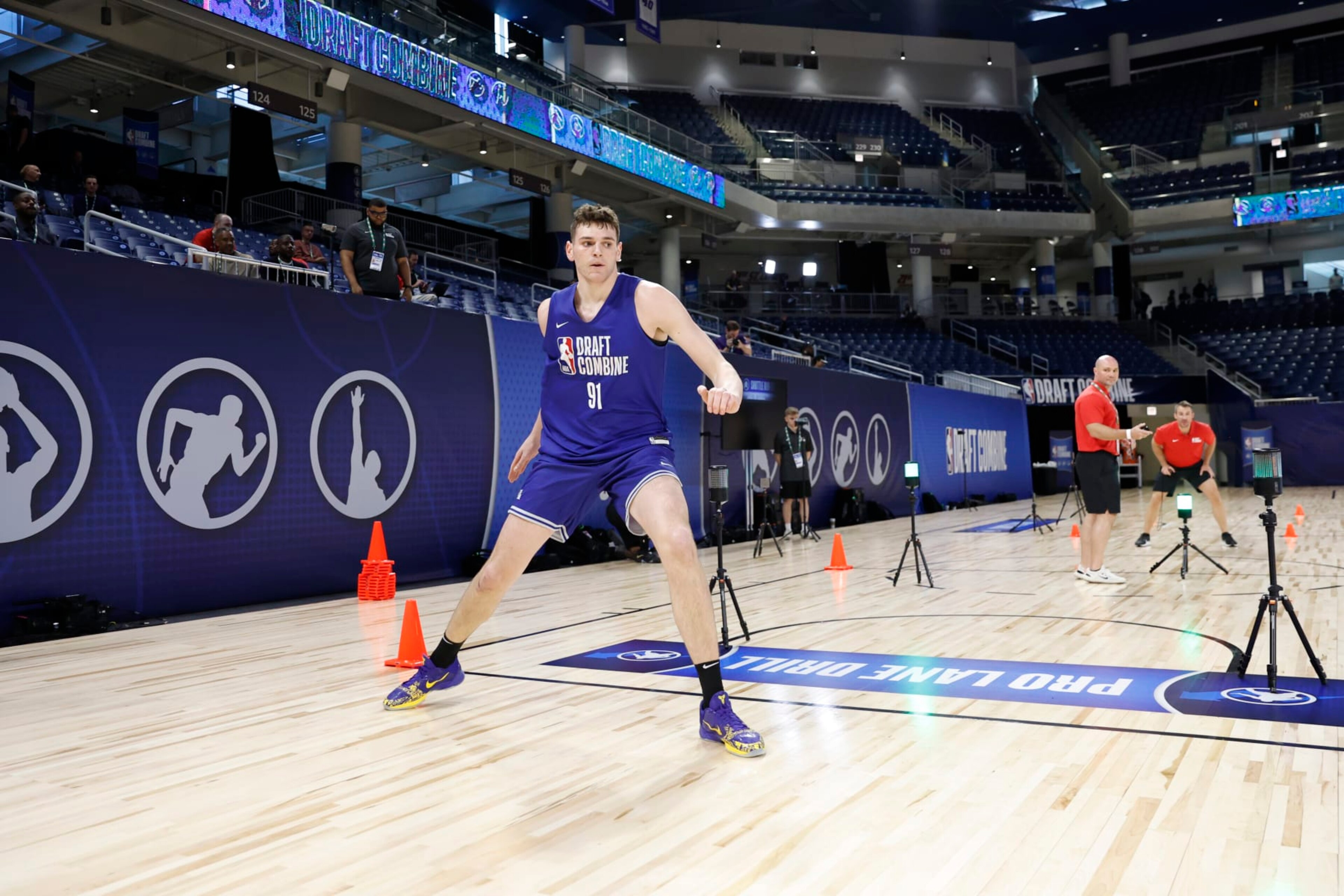 CHICAGO, IL - MAY 13: Donovan Clingan does the agility drill during the 2024 NBA Combine on May 13, 2024 at Wintrust Arena in Chicago, Illinois. NOTE TO USER: User expressly acknowledges and agrees that, by downloading and or using this photograph, User is consenting to the terms and conditions of the Getty Images License Agreement. Mandatory Copyright Notice: Copyright 2024 NBAE (Photo by Kamil Krzaczynski/NBAE via Getty Images)