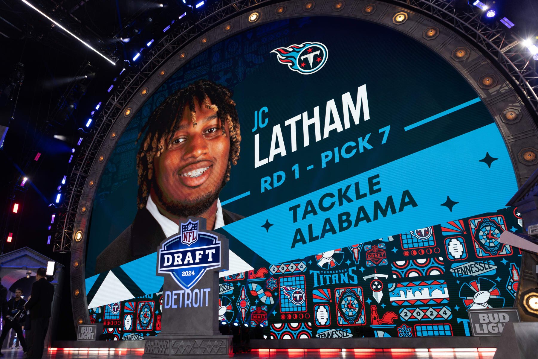 DETROIT, MI - APRIL 25: Alabama Offensive Tackle JC Latham is taken 7th overall by the Tennessee Titans during Day 1 of the NFL Draft on April 25, 2024 at Campus Martius Park and Hart Plaza in Detroit, MI. (Photo by John Smolek/Icon Sportswire via Getty Images)