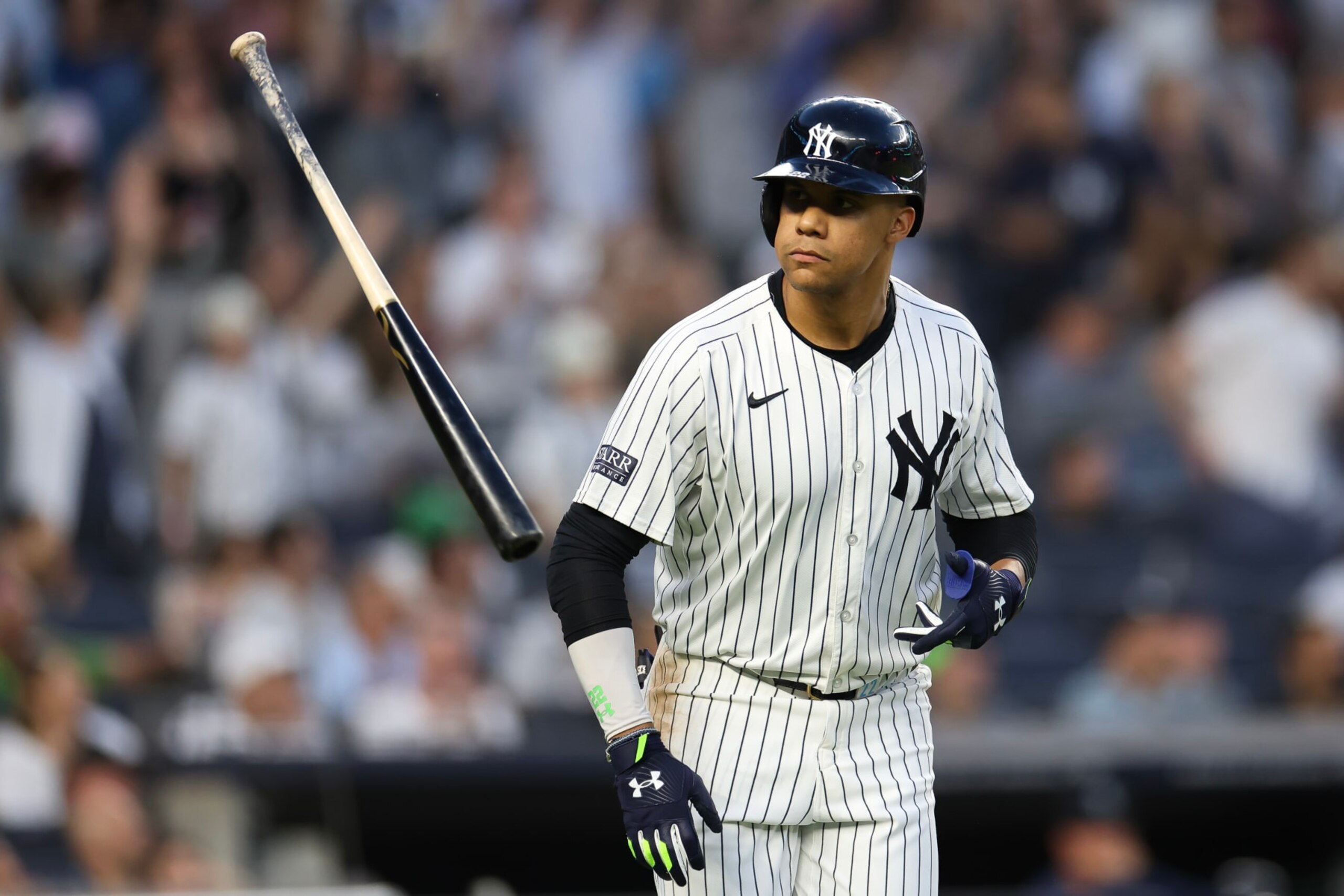 NEW YORK, NEW YORK - MAY 22: Juan Soto #22 of the New York Yankees reacts after hitting a two-run home run against the Seattle Mariners during the third inning at Yankee Stadium on May 22, 2024 in the Bronx borough of New York City. (Photo by Luke Hales/Getty Images) NEW YORK, NEW YORK - MAY 22: Juan Soto #22 of the New York Yankees reacts after hitting a two-run home run against the Seattle Mariners during the third inning at Yankee Stadium on May 22, 2024 in the Bronx borough of New York City. (Photo by Luke Hales/Getty Images)