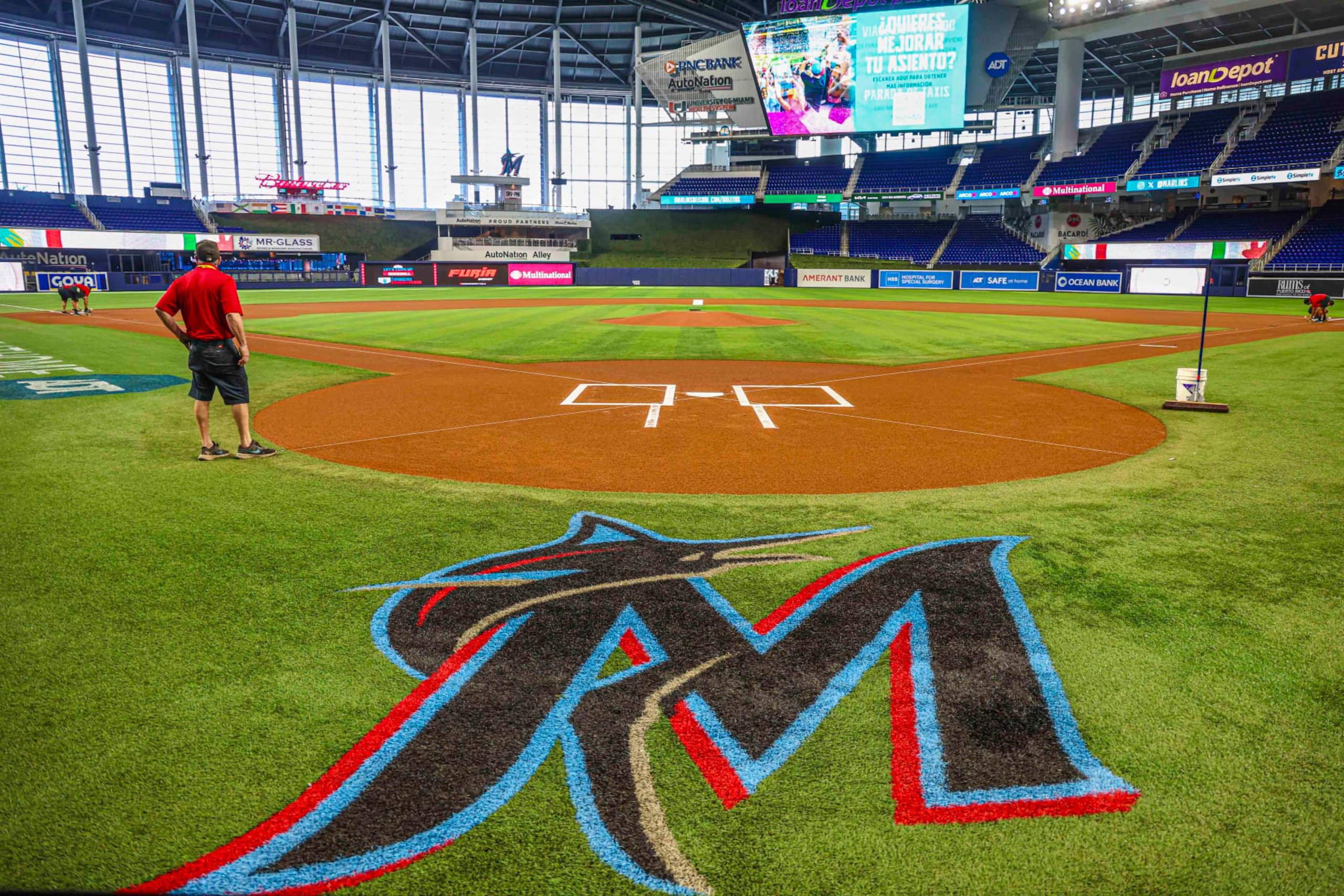 MIAMI, FLORIDA - FEBRUARY 1: General view of loanDepot Park stadium before a game between Nicaragua and Puerto Rico as part of the Serie del Caribe 2024 on February 1, 2024 in Miami, Florida. (Photo by Luis Gutierrez/Norte Photo/Getty Images) MIAMI, FLORIDA - FEBRUARY 1: General view of loanDepot Park stadium before a game between Nicaragua and Puerto Rico as part of the Serie del Caribe 2024 on February 1, 2024 in Miami, Florida. (Photo by Luis Gutierrez/Norte Photo/Getty Images)