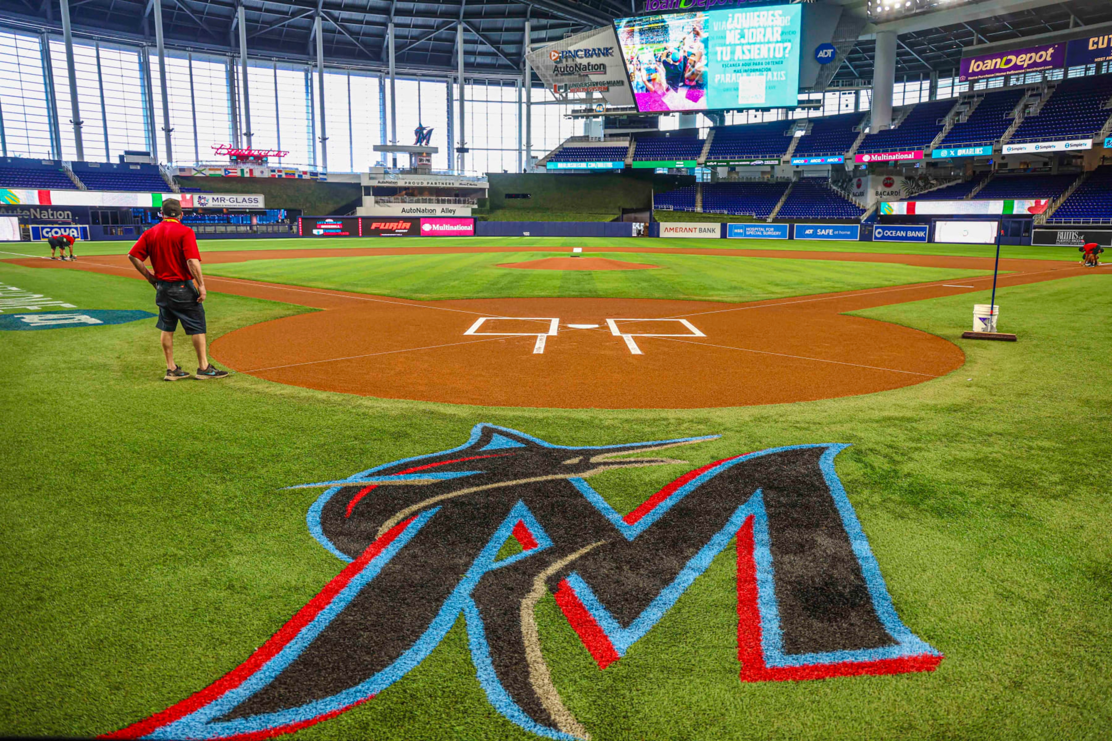 MIAMI, FLORIDA - FEBRUARY 1: General view of loanDepot Park stadium before a game between Nicaragua and Puerto Rico as part of the Serie del Caribe 2024 on February 1, 2024 in Miami, Florida. (Photo by Luis Gutierrez/Norte Photo/Getty Images)