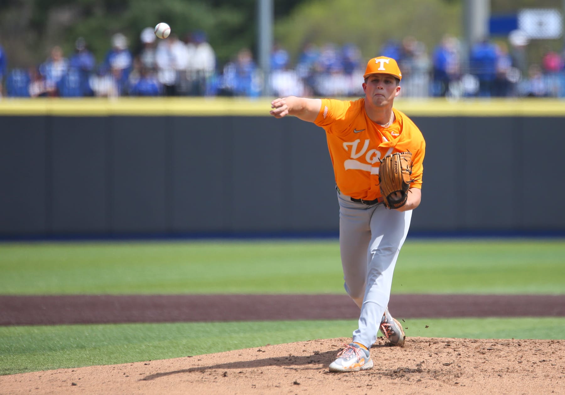 LEXINGTON, KY - APRIL 20: Tennessee pitcher Drew Beam (32) in a game between the Tennessee Volunteers and the Kentucky Wildcats on April 20, 2024, at Kentucky Proud Park in Lexington, KY. (Photo by Jeff Moreland/Icon Sportswire via Getty Images)