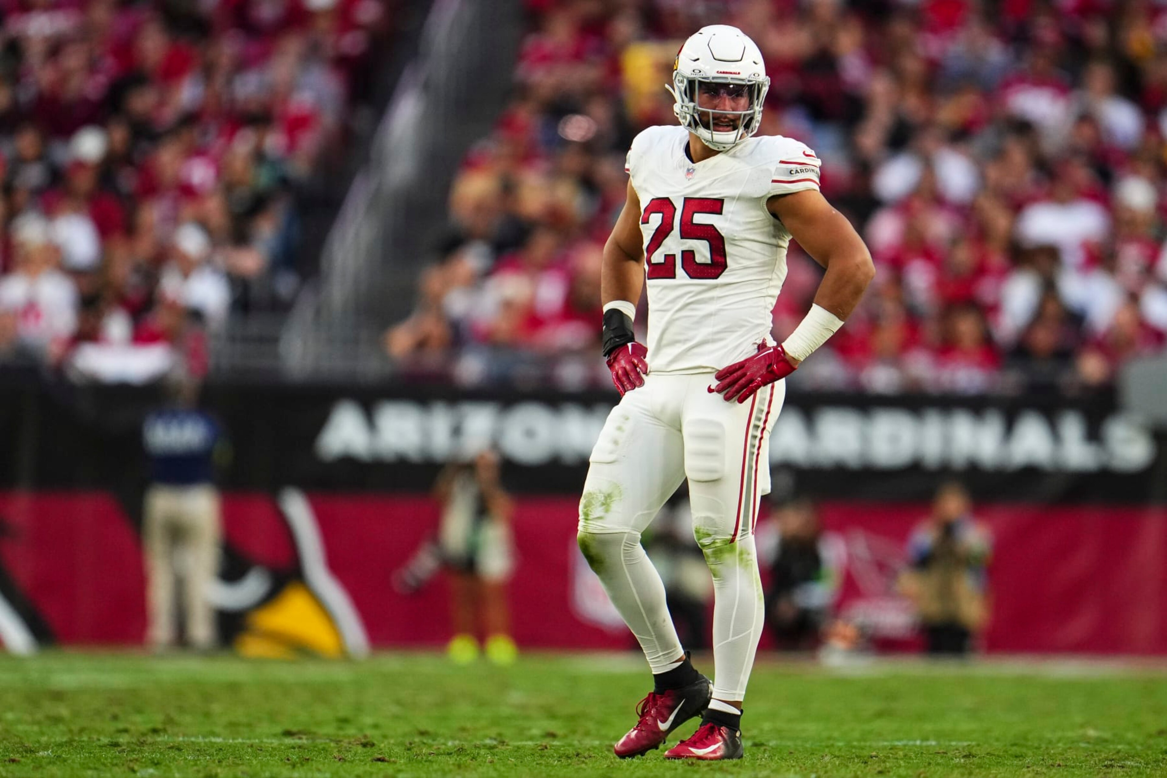 GLENDALE, AZ - DECEMBER 17: Zaven Collins #25 of the Arizona Cardinals looks on from the field during an NFL football game against the San Francisco 49ers at State Farm Stadium on December 17, 2023 in Glendale, Arizona. (Photo by Cooper Neill/Getty Images) GLENDALE, AZ - DECEMBER 17: Zaven Collins #25 of the Arizona Cardinals looks on from the field during an NFL football game against the San Francisco 49ers at State Farm Stadium on December 17, 2023 in Glendale, Arizona. (Photo by Cooper Neill/Getty Images)