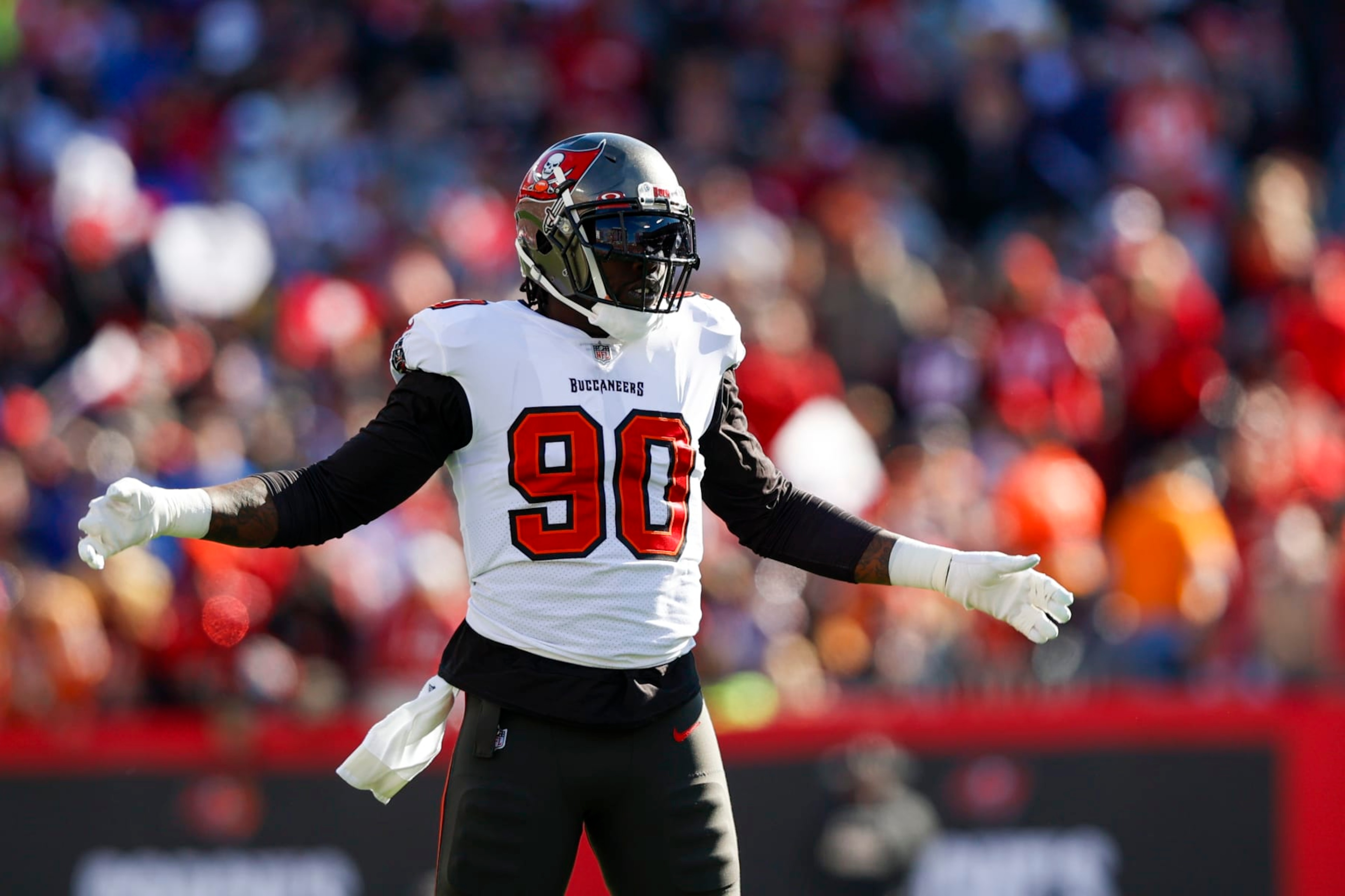 TAMPA, FL - JANUARY 23: Tampa Bay Buccaneers outside linebacker Jason Pierre-Paul (90) during the NFC Divisional playoff game between the Los Angeles Rams and the Tampa Bay Buccaneers on January 23, 2022, at Raymond James Stadium in Tampa , FL. (Photo by Jordon Kelly/Icon Sportswire via Getty Images) TAMPA, FL - JANUARY 23: Tampa Bay Buccaneers outside linebacker Jason Pierre-Paul (90) during the NFC Divisional playoff game between the Los Angeles Rams and the Tampa Bay Buccaneers on January 23, 2022, at Raymond James Stadium in Tampa , FL. (Photo by Jordon Kelly/Icon Sportswire via Getty Images)