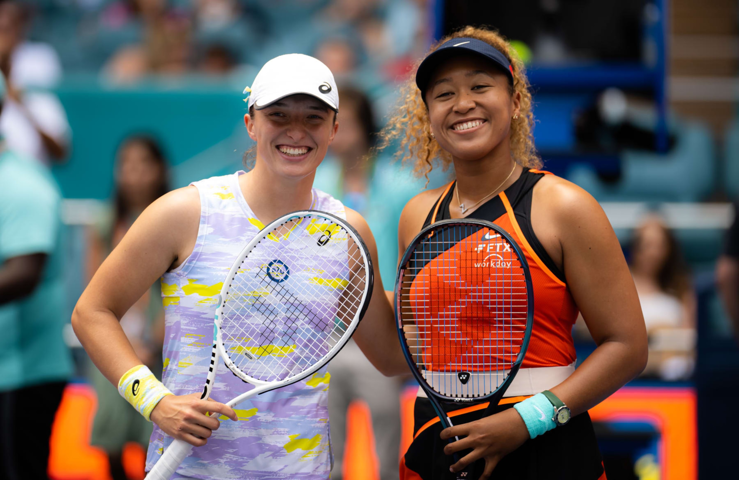 MIAMI GARDENS, FLORIDA - APRIL 02: Iga Swiatek of Poland and Naomi Osaka of Japan pose for a photo before playing in the womens singles final on day 13 of the Miami Open at Hard Rock Stadium on April 02, 2022 in Miami Gardens, Florida (Photo by Robert Prange/Getty Images)