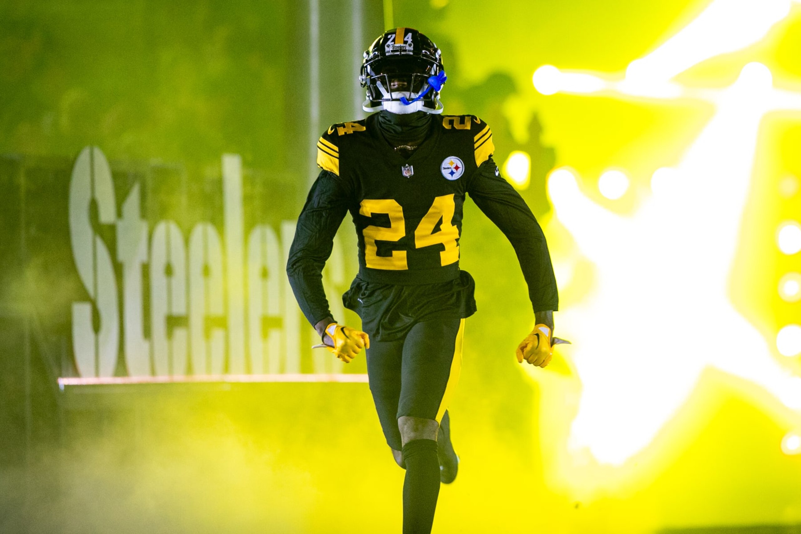 PITTSBURGH, PA - DECEMBER 07: Pittsburgh Steelers cornerback Joey Porter Jr. (24) runs onto the field during the regular season NFL football game between the New England Patriots and Pittsburgh Steelers on December 07, 2023 at Acrisure Stadium in Pittsburgh, PA. (Photo by Mark Alberti/Icon Sportswire via Getty Images)