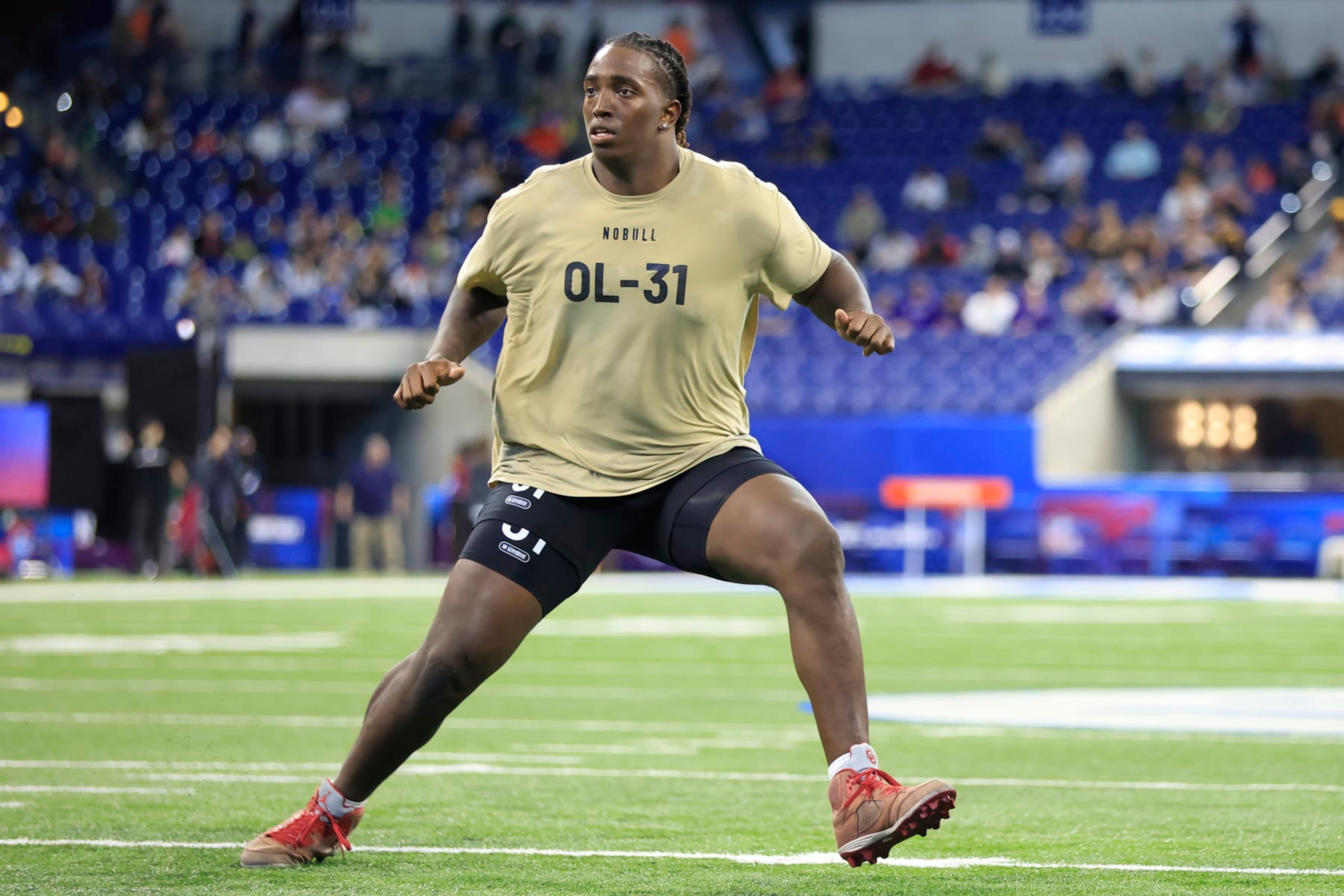 INDIANAPOLIS, INDIANA - MARCH 03: Tyler Guyton #OL31 of the Oklahoma participates in a drill during the NFL Combine at Lucas Oil Stadium on March 03, 2024 in Indianapolis, Indiana. (Photo by Justin Casterline/Getty Images) INDIANAPOLIS, INDIANA - MARCH 03: Tyler Guyton #OL31 of the Oklahoma participates in a drill during the NFL Combine at Lucas Oil Stadium on March 03, 2024 in Indianapolis, Indiana. (Photo by Justin Casterline/Getty Images)