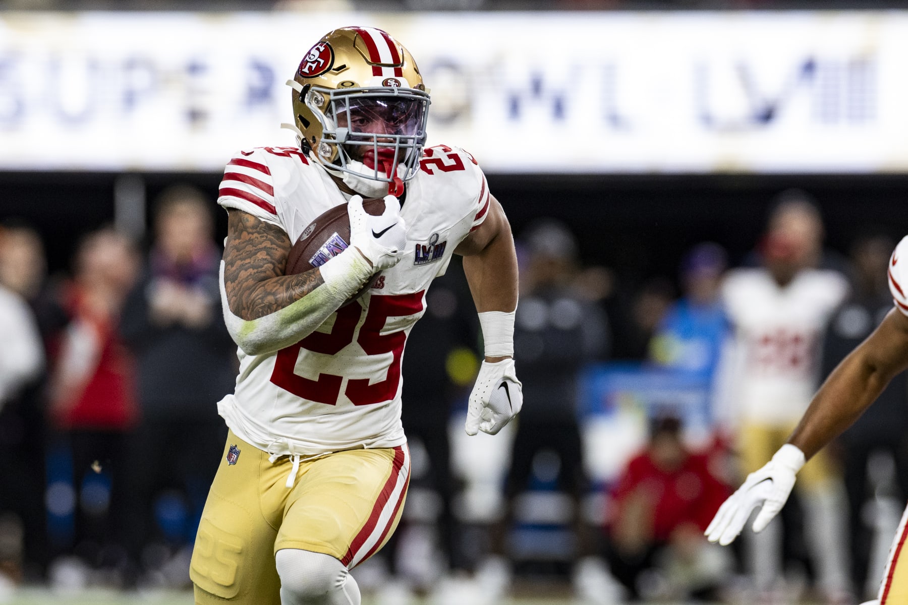 LAS VEGAS, NEVADA - FEBRUARY 11: Elijah Mitchell #25 of the San Francisco 49ers runs the ball during Super Bowl LVIII against the Kansas City Chiefs at Allegiant Stadium on Sunday, February 11, 2024 in Las Vegas, Nevada. (Photo by Lauren Leigh Bacho/Getty Images)