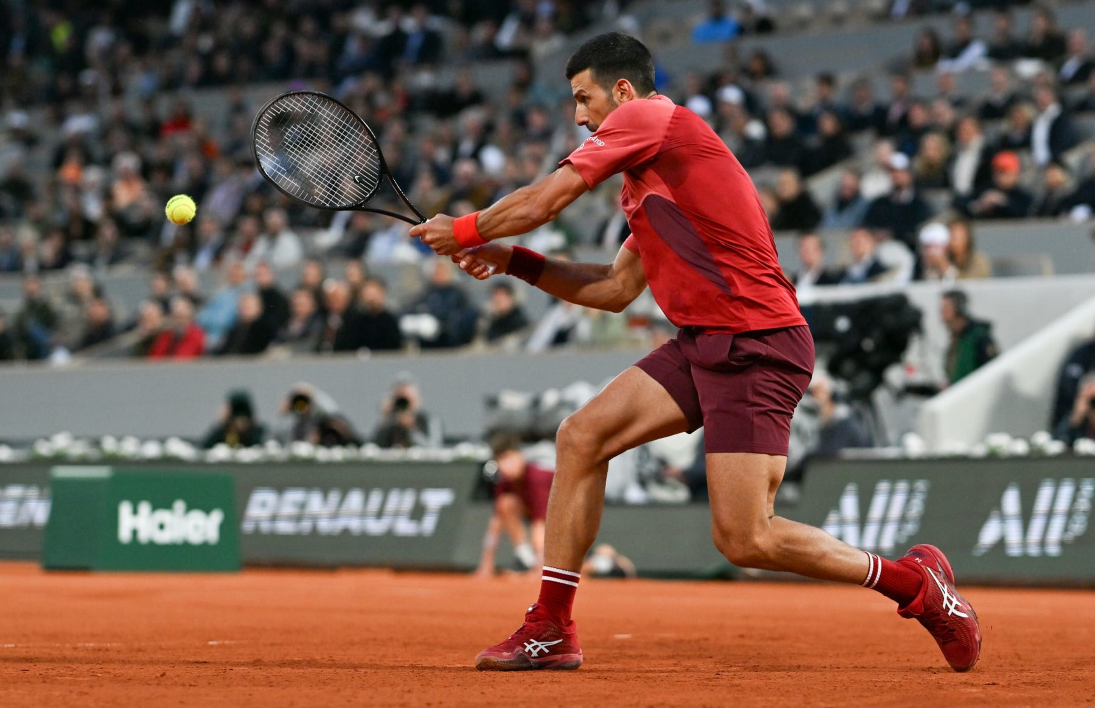PARIS, FRANCE - MAY 28: Novak Djokovic of Serbia is seen in action, on his way to victory over Pierre-Hugues Herbert of France in the first round match during day three of the French Open at Roland Garros on May 28, 2024 in Paris, France. photo by Christian Liewig - Corbis/Getty Images)