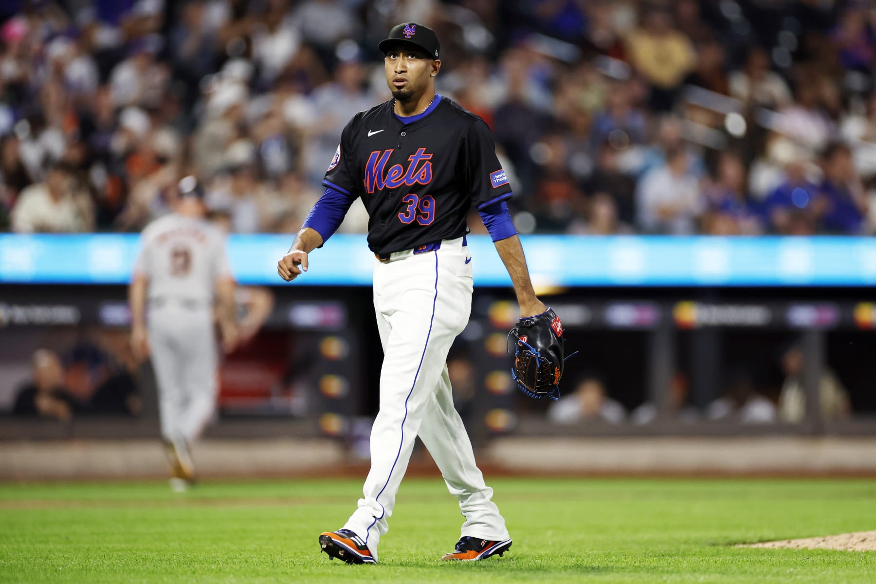 NEW YORK, NEW YORK - MAY 24: Edwin Díaz #39 of the New York Mets reacts after pitching d during the seventh inning against the San Francisco Giants at Citi Field on May 24, 2024 in the Queens borough of New York City. (Photo by Sarah Stier/Getty Images)