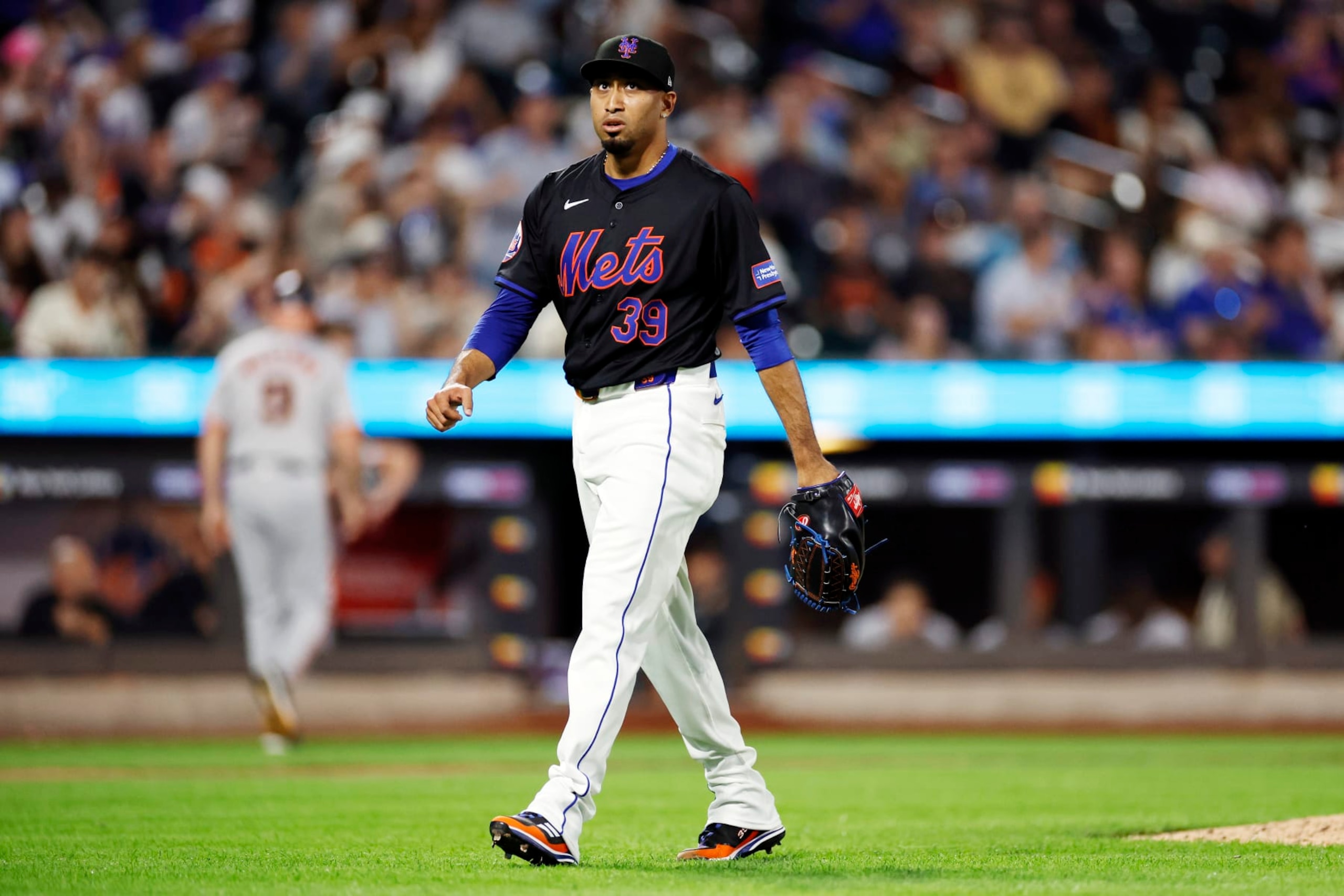 NEW YORK, NEW YORK - MAY 24: Edwin Díaz #39 of the New York Mets reacts after pitching d during the seventh inning against the San Francisco Giants at Citi Field on May 24, 2024 in the Queens borough of New York City. (Photo by Sarah Stier/Getty Images)