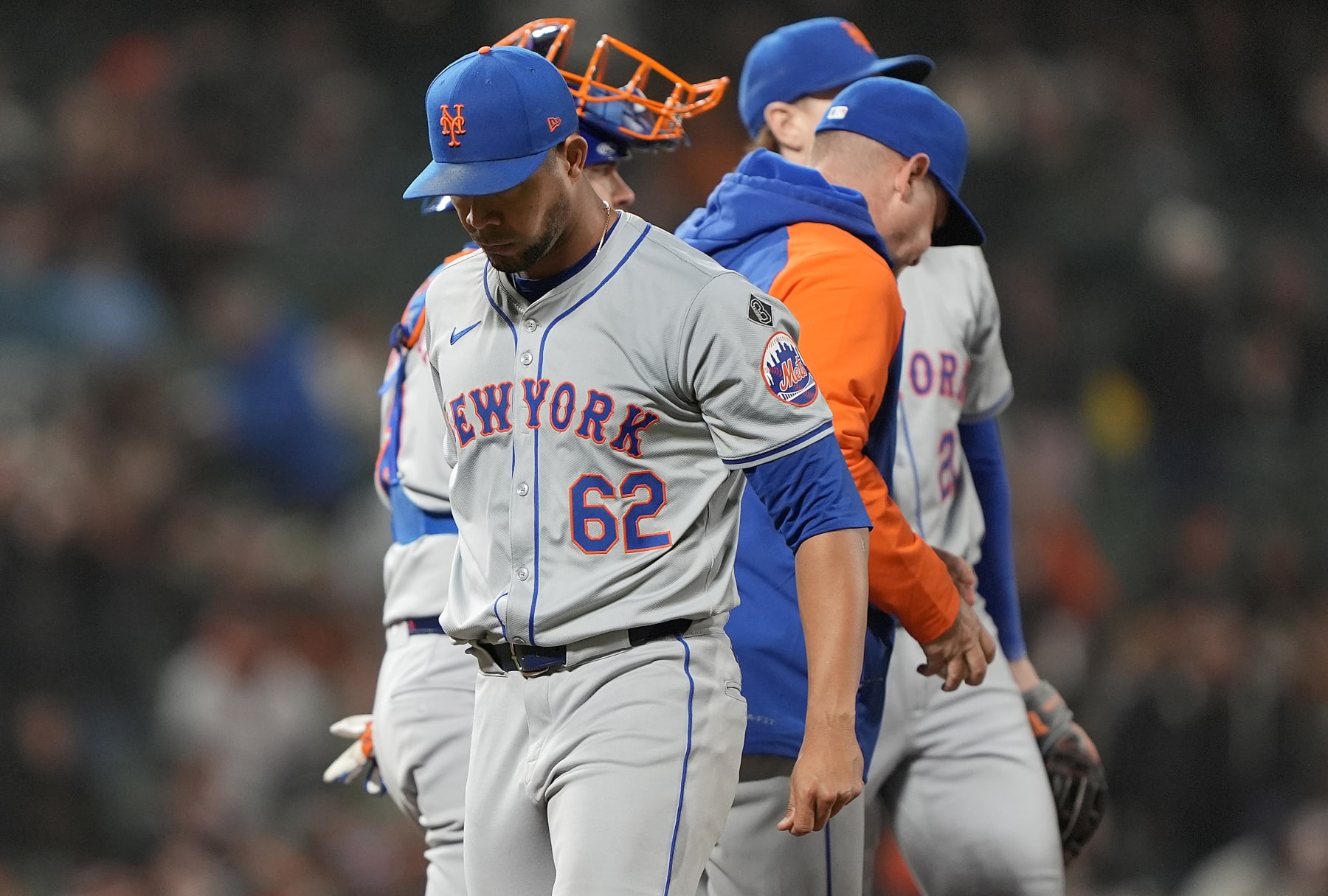 SAN FRANCISCO, CALIFORNIA - APRIL 22:  Pitcher Jose Quintana #62 of the New York Mets is taken out of the game by manager Carlos Mendoza #64 against the San Francisco Giants in the bottom of the sixth inning at Oracle Park on April 22, 2024 in San Francisco, California. (Photo by Thearon W. Henderson/Getty Images)