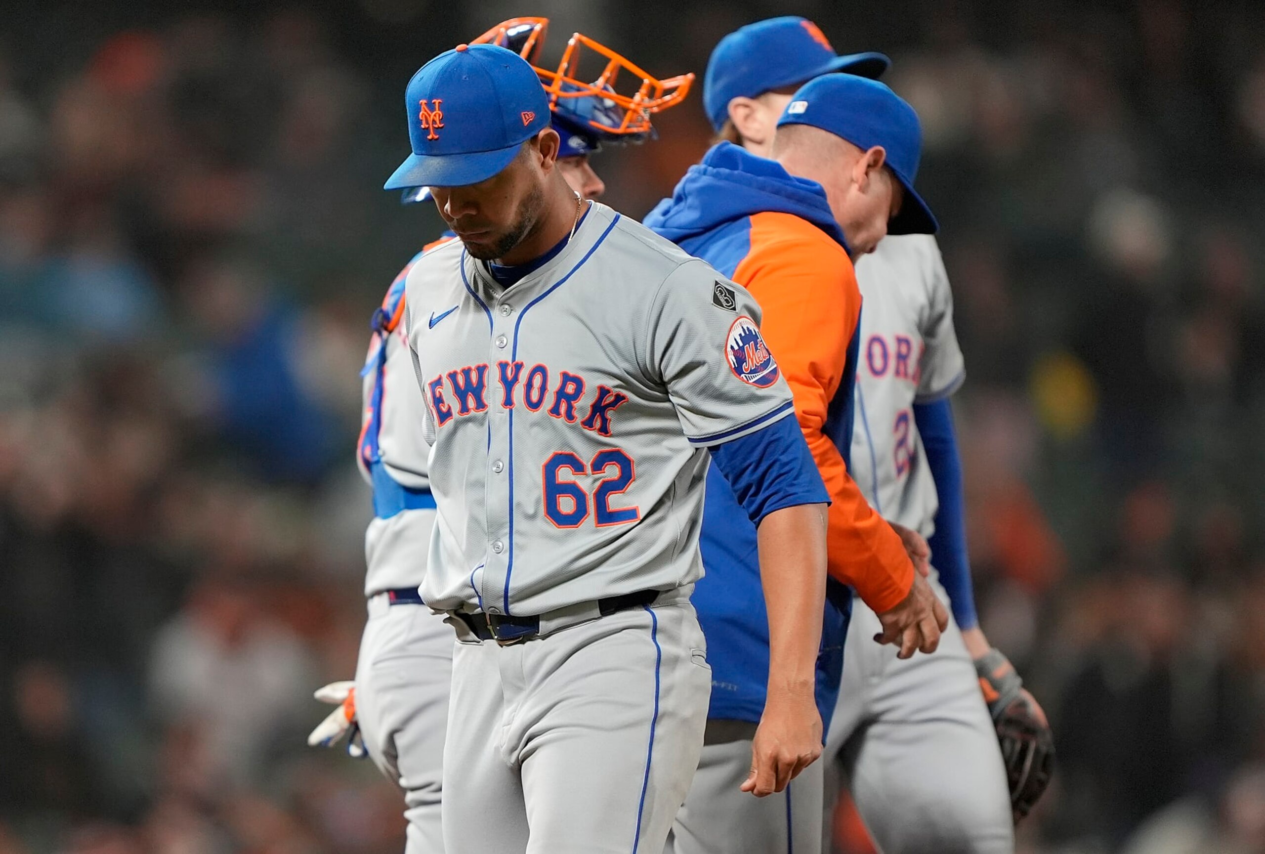 SAN FRANCISCO, CALIFORNIA - APRIL 22:  Pitcher Jose Quintana #62 of the New York Mets is taken out of the game by manager Carlos Mendoza #64 against the San Francisco Giants in the bottom of the sixth inning at Oracle Park on April 22, 2024 in San Francisco, California. (Photo by Thearon W. Henderson/Getty Images)