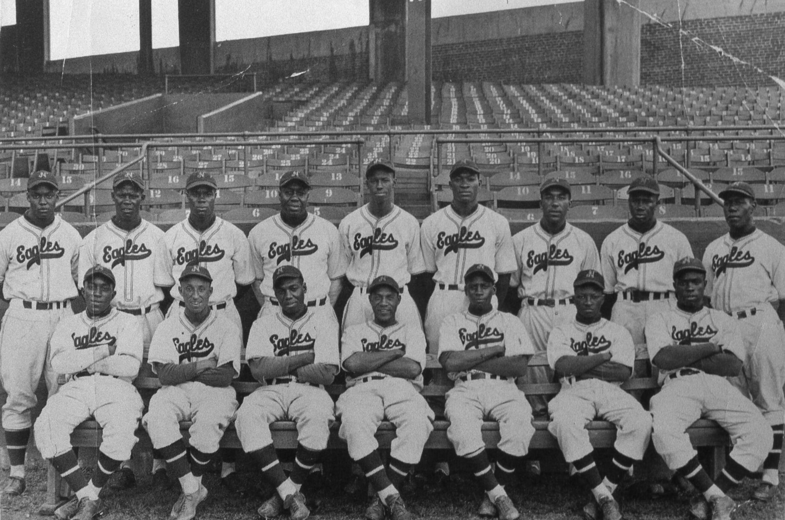 Mule Suttles (back row, middle)