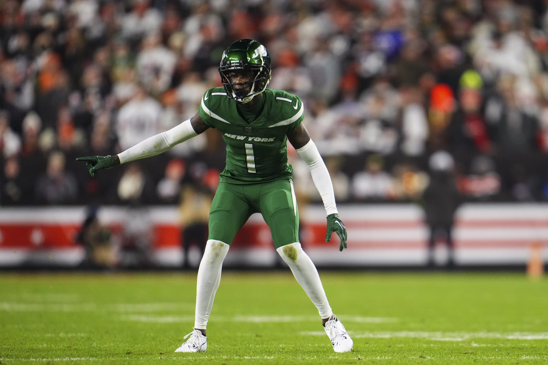 CLEVELAND, OH - DECEMBER 28: Sauce Gardner #1 of the New York Jets defends in coverage during an NFL football game against the Cleveland Browns at Cleveland Browns Stadium on December 28, 2023 in Cleveland, Ohio. (Photo by Cooper Neill/Getty Images)