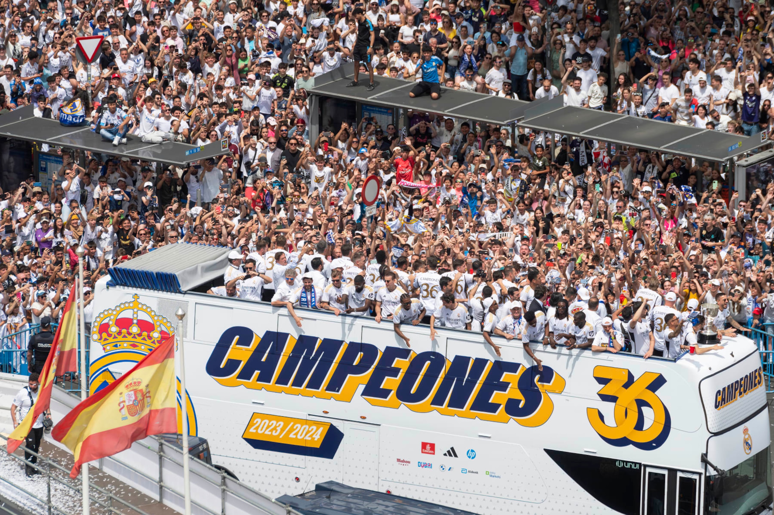MADRID, SPAIN - 2024/05/12: Real Madrid players celebrate winning the 36th Spanish soccer league title, La Liga trophy, at Cibeles Square, where thousands of fans gathered in Madrid. (Photo by Miguel Candela/SOPA Images/LightRocket via Getty Images)