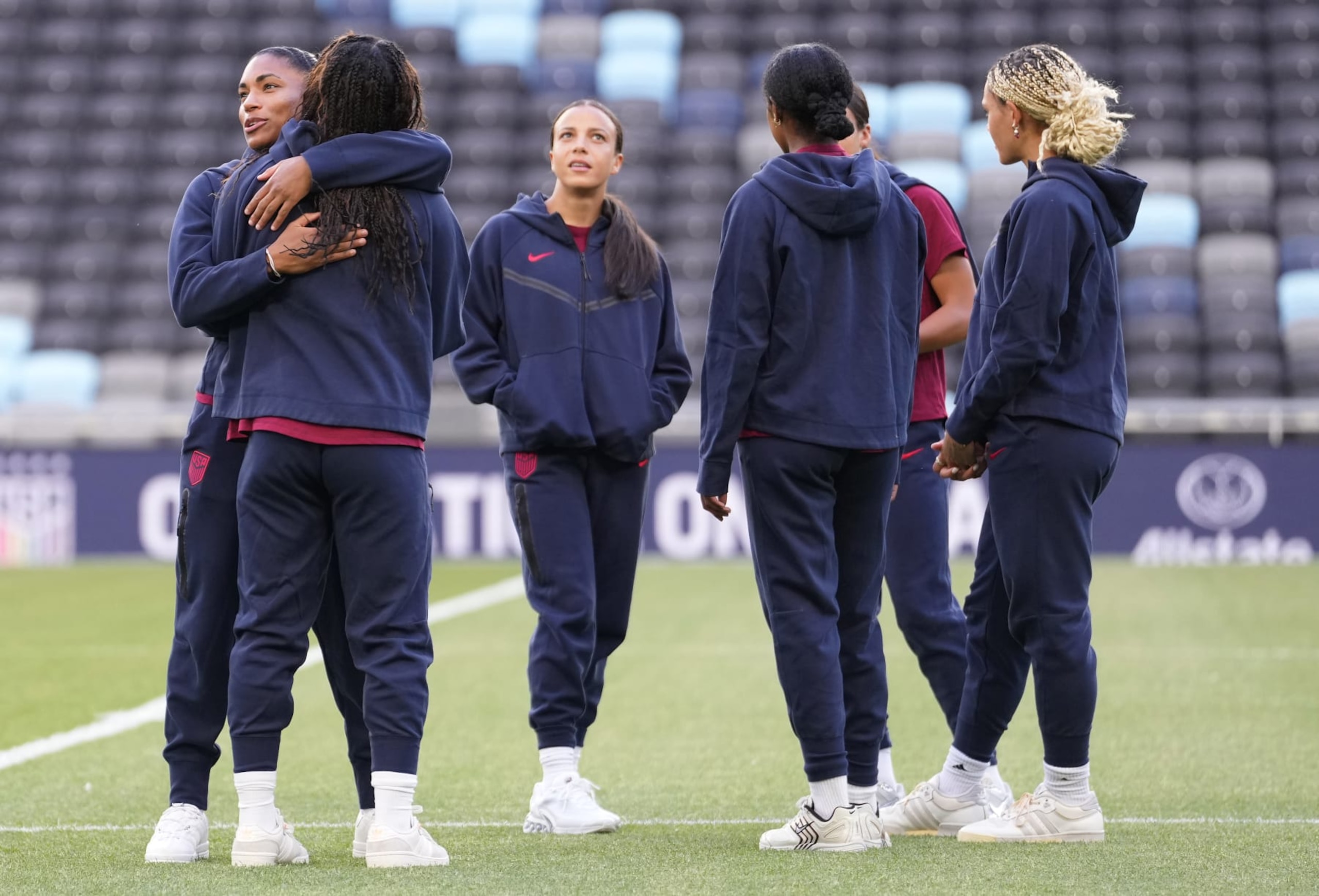 ST PAUL, MINNESOTA - JUNE 04: United States players including Catarina Macario #7 and Mallory Swanson #9 walk the field prior to playing the Korea Republic at Allianz Field on June 04, 2024 in St Paul, Minnesota. (Photo by Brad Smith/ISI Photos/USSF/Getty Images) ST PAUL, MINNESOTA - JUNE 04: United States players including Catarina Macario #7 and Mallory Swanson #9 walk the field prior to playing the Korea Republic at Allianz Field on June 04, 2024 in St Paul, Minnesota. (Photo by Brad Smith/ISI Photos/USSF/Getty Images)