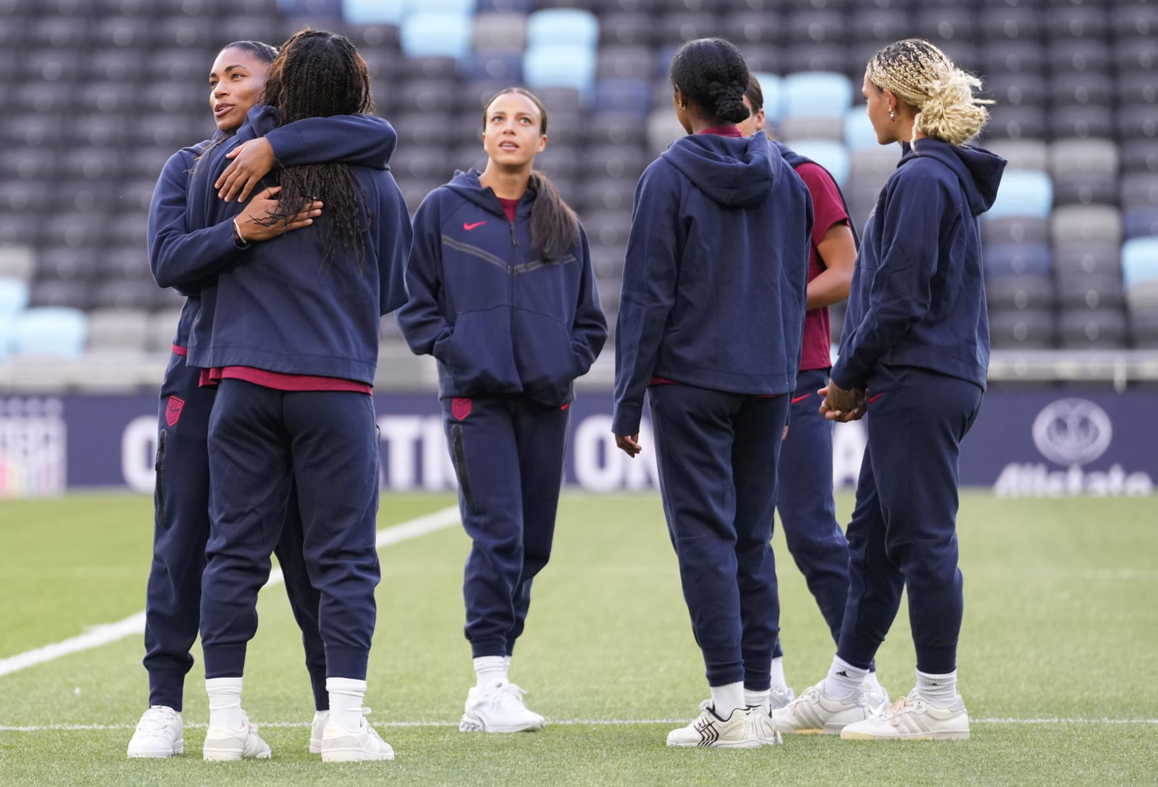 ST PAUL, MINNESOTA - JUNE 04: United States players including Catarina Macario #7 and Mallory Swanson #9 walk the field prior to playing the Korea Republic at Allianz Field on June 04, 2024 in St Paul, Minnesota. (Photo by Brad Smith/ISI Photos/USSF/Getty Images)