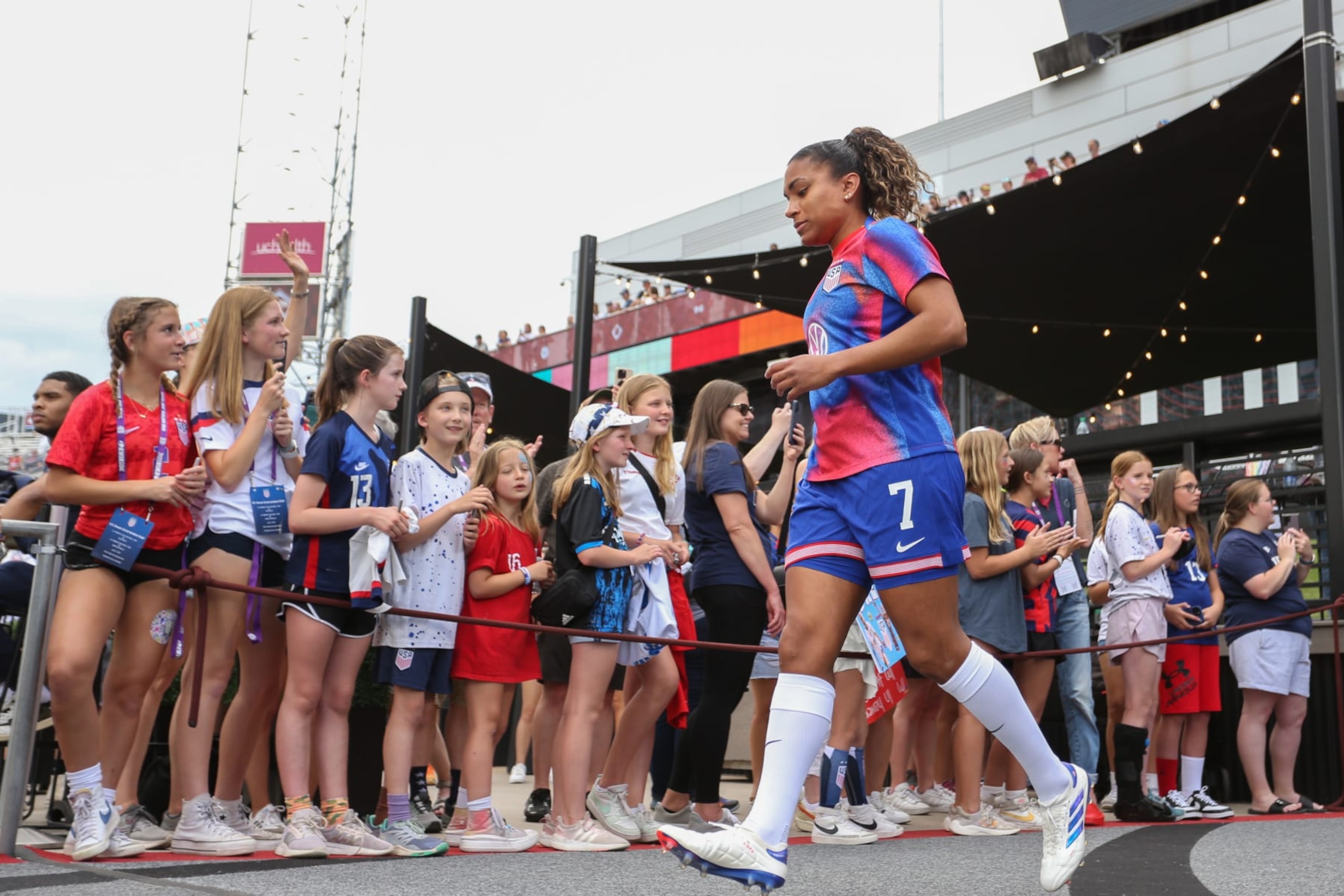 COMMERCE CITY, COLORADO - JUNE 01: Catarina Macario #7 of the United States enter the field for warmups prior to playing the Korea Republic at Dick's Sporting Goods Park on June 01, 2024 in Commerce City, Colorado. (Photo by Erin Chang/ISI Photos/USSF/Getty Images for USSF) COMMERCE CITY, COLORADO - JUNE 01: Catarina Macario #7 of the United States enter the field for warmups prior to playing the Korea Republic at Dick's Sporting Goods Park on June 01, 2024 in Commerce City, Colorado. (Photo by Erin Chang/ISI Photos/USSF/Getty Images for USSF)