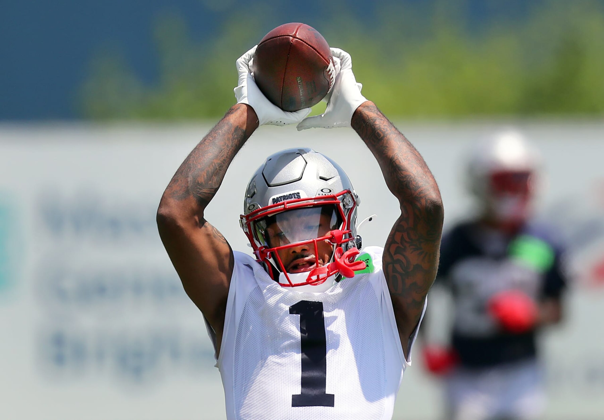 Foxborough, MA - June 4: New England Patriots WR Ja'Lynn Polk catches a pass. (Photo by John Tlumacki/The Boston Globe via Getty Images)