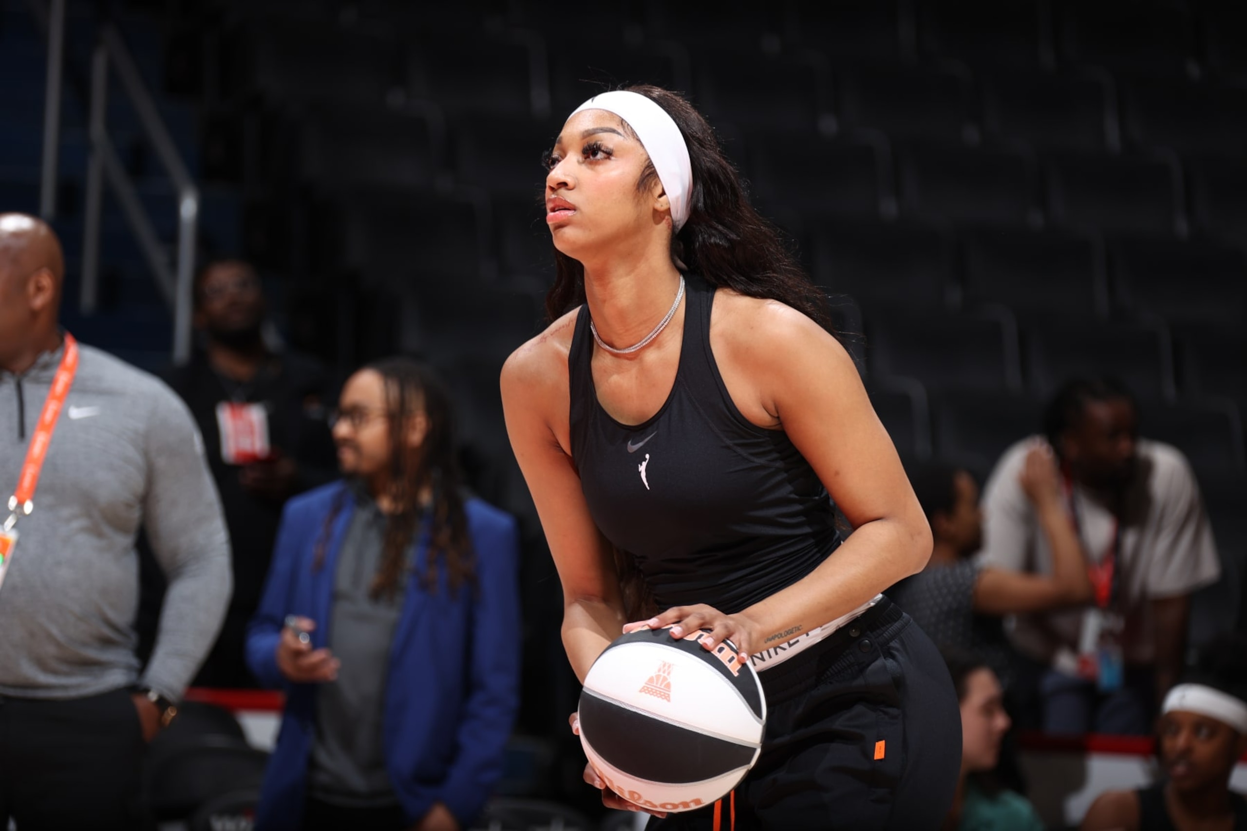 WASHINGTON, DC - JUNE 6: Angel Reese #5 of the Chicago Sky warms up before the game against the Washington Mystics on June 6, 2024 at Capital One Arena in Washington, DC. NOTE TO USER: User expressly acknowledges and agrees that, by downloading and or using this Photograph, user is consenting to the terms and conditions of the Getty Images License Agreement. Mandatory Copyright Notice: Copyright 2024 NBAE (Photo by Stephen Gosling/NBAE via Getty Images) WASHINGTON, DC - JUNE 6: Angel Reese #5 of the Chicago Sky warms up before the game against the Washington Mystics on June 6, 2024 at Capital One Arena in Washington, DC. NOTE TO USER: User expressly acknowledges and agrees that, by downloading and or using this Photograph, user is consenting to the terms and conditions of the Getty Images License Agreement. Mandatory Copyright Notice: Copyright 2024 NBAE (Photo by Stephen Gosling/NBAE via Getty Images)