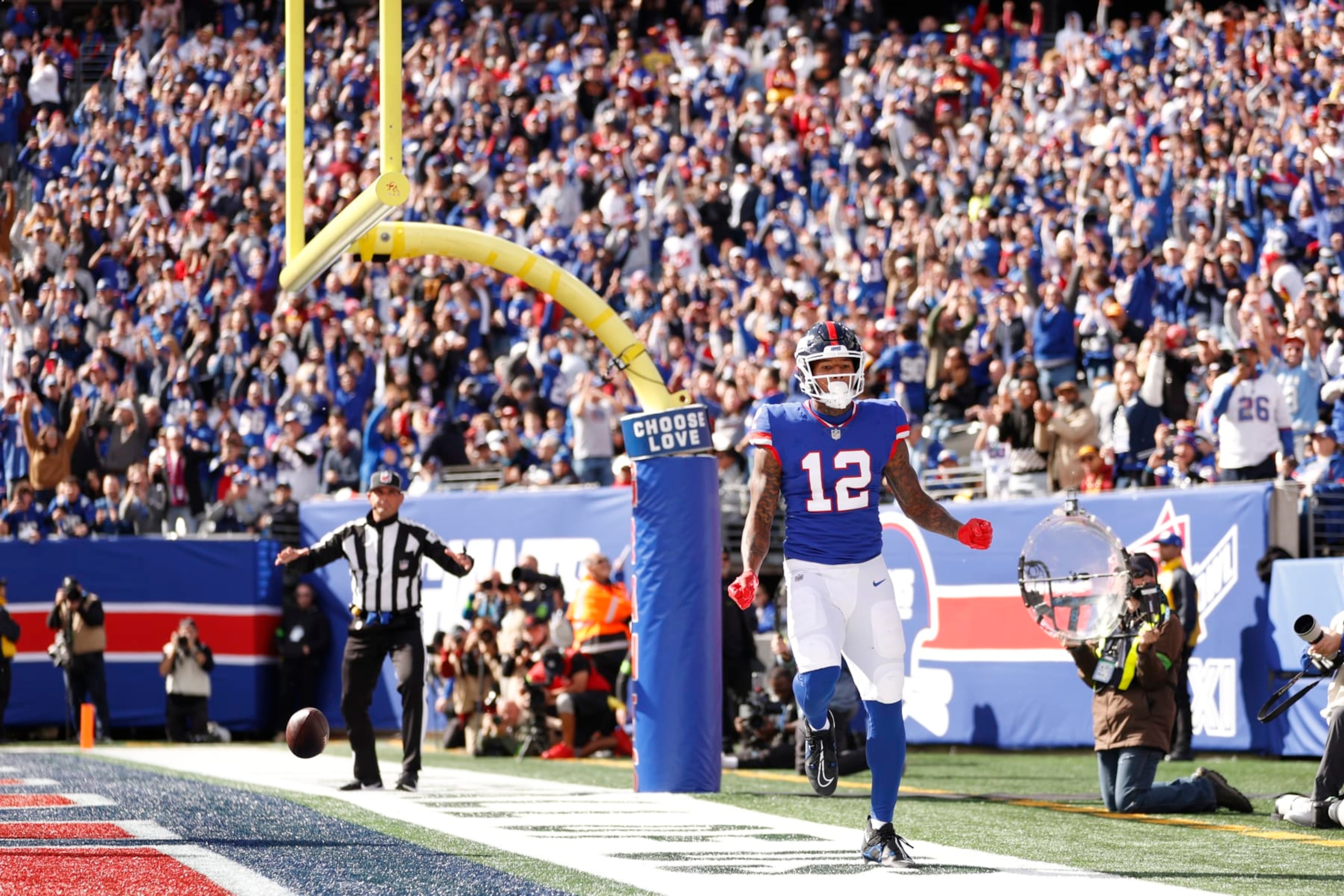 EAST RUTHERFORD, NEW JERSEY - OCTOBER 22: Darren Waller #12 of the New York Giants celebrates after scoring a touchdown in the second quarter of the game against the Washington Commanders at MetLife Stadium on October 22, 2023 in East Rutherford, New Jersey. (Photo by Sarah Stier/Getty Images) EAST RUTHERFORD, NEW JERSEY - OCTOBER 22: Darren Waller #12 of the New York Giants celebrates after scoring a touchdown in the second quarter of the game against the Washington Commanders at MetLife Stadium on October 22, 2023 in East Rutherford, New Jersey. (Photo by Sarah Stier/Getty Images)