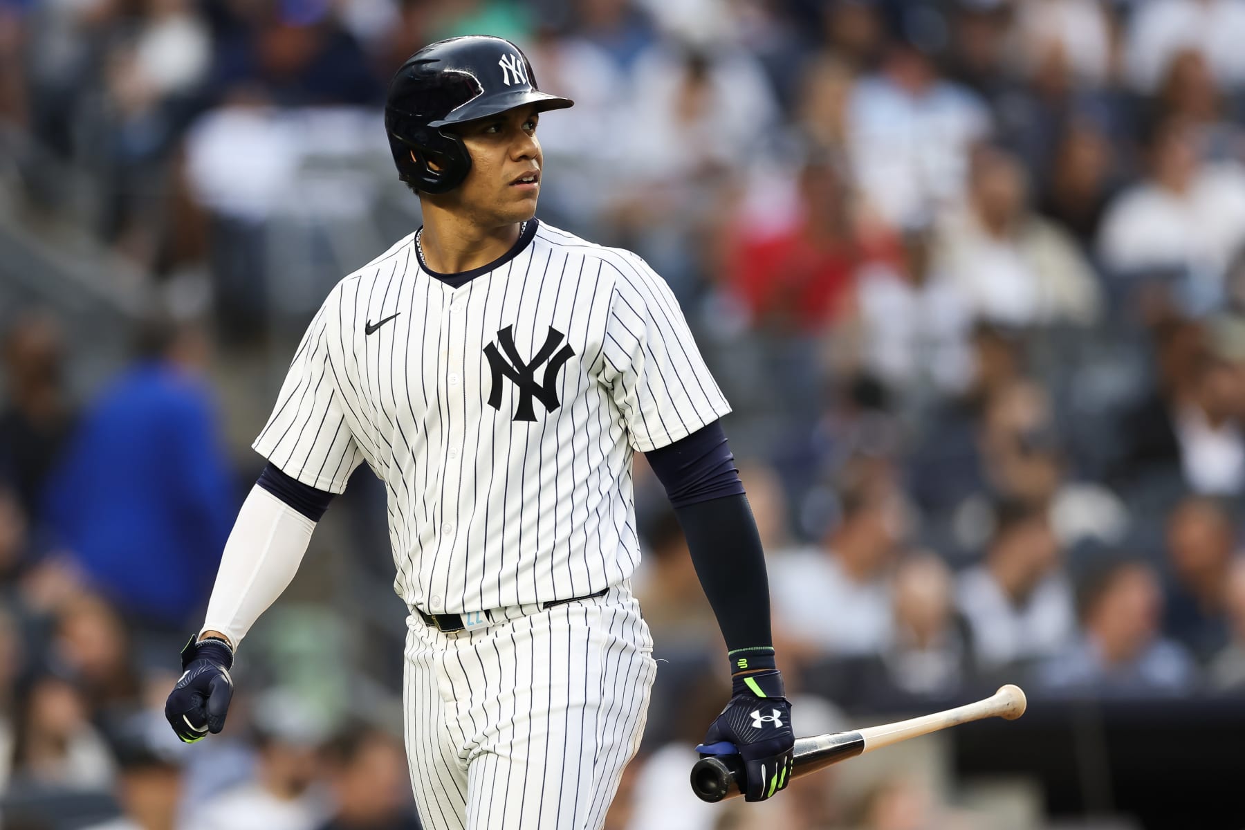 NEW YORK, NEW YORK - JUNE 05: Juan Soto #22 of the New York Yankees in action against the Minnesota Twins at Yankee Stadium on June 05, 2024 in the Bronx borough of New York City. (Photo by Luke Hales/Getty Images)