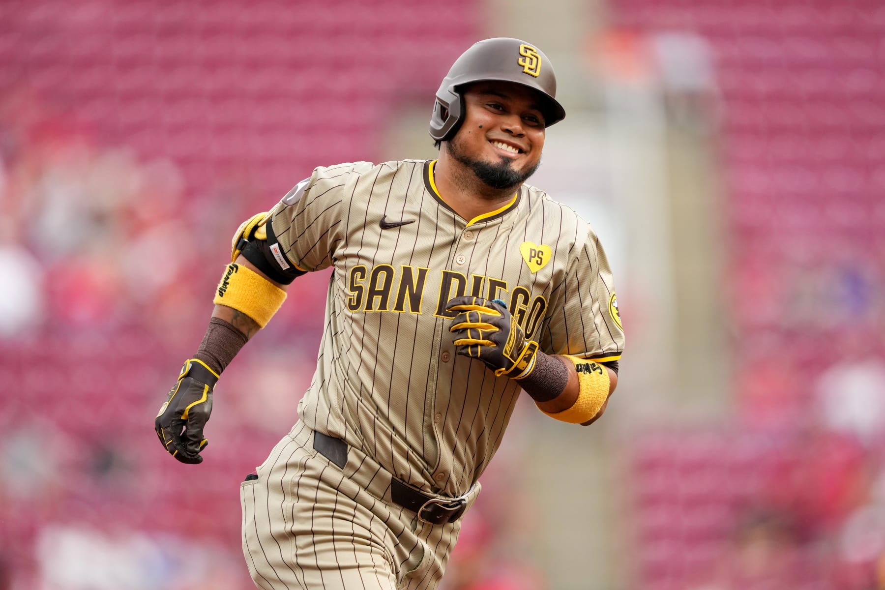 CINCINNATI, OHIO - MAY 22: Luis Arraez #4 of the San Diego Padres rounds the bases after hitting a home run in the first inning against the Cincinnati Reds at Great American Ball Park on May 22, 2024 in Cincinnati, Ohio. (Photo by Dylan Buell/Getty Images)