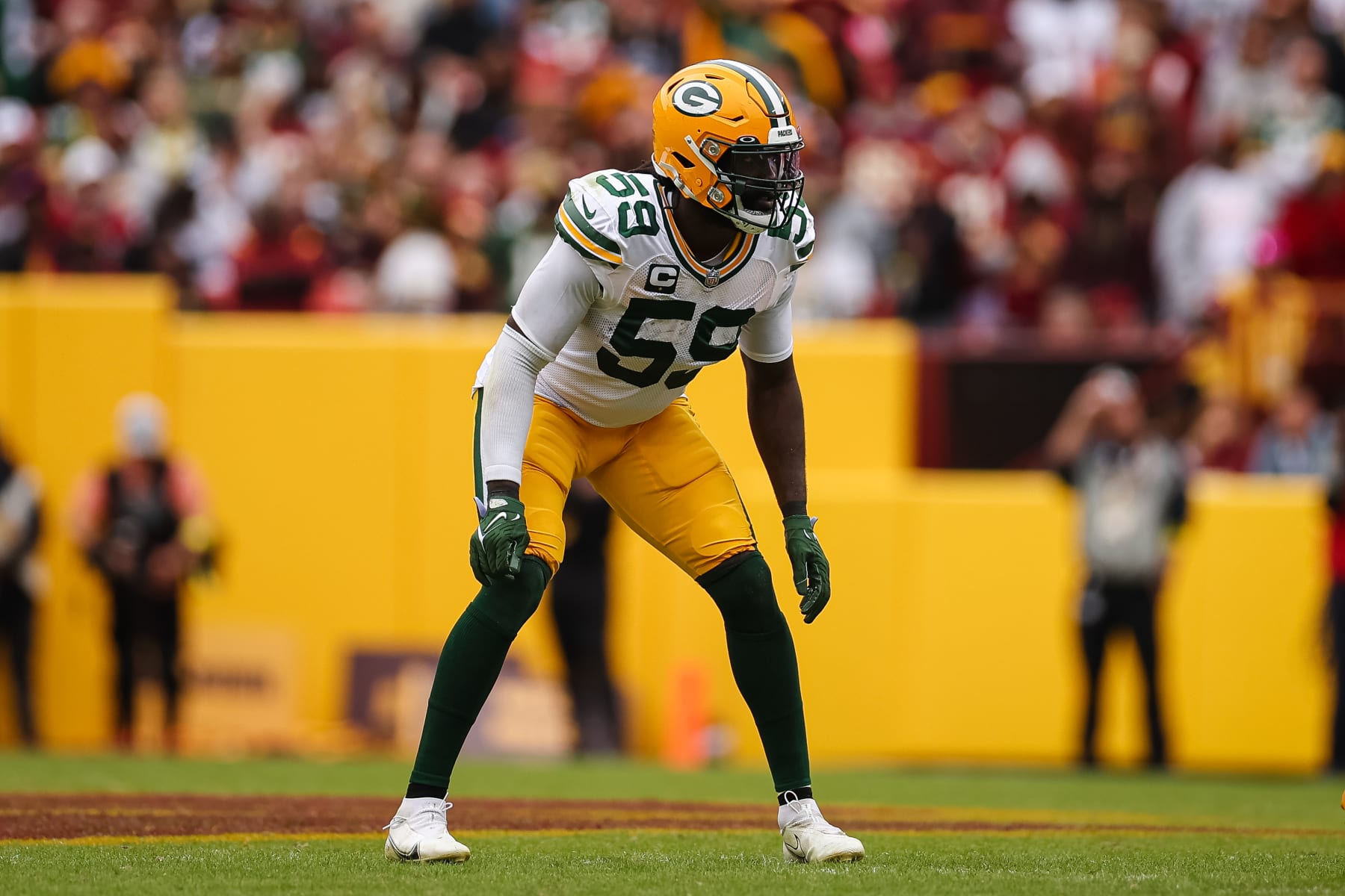 LANDOVER, MD - OCTOBER 23: De'Vondre Campbell #59 of the Green Bay Packers lines up against the Washington Commanders during the first half of the game at FedExField on October 23, 2022 in Landover, Maryland. (Photo by Scott Taetsch/Getty Images)