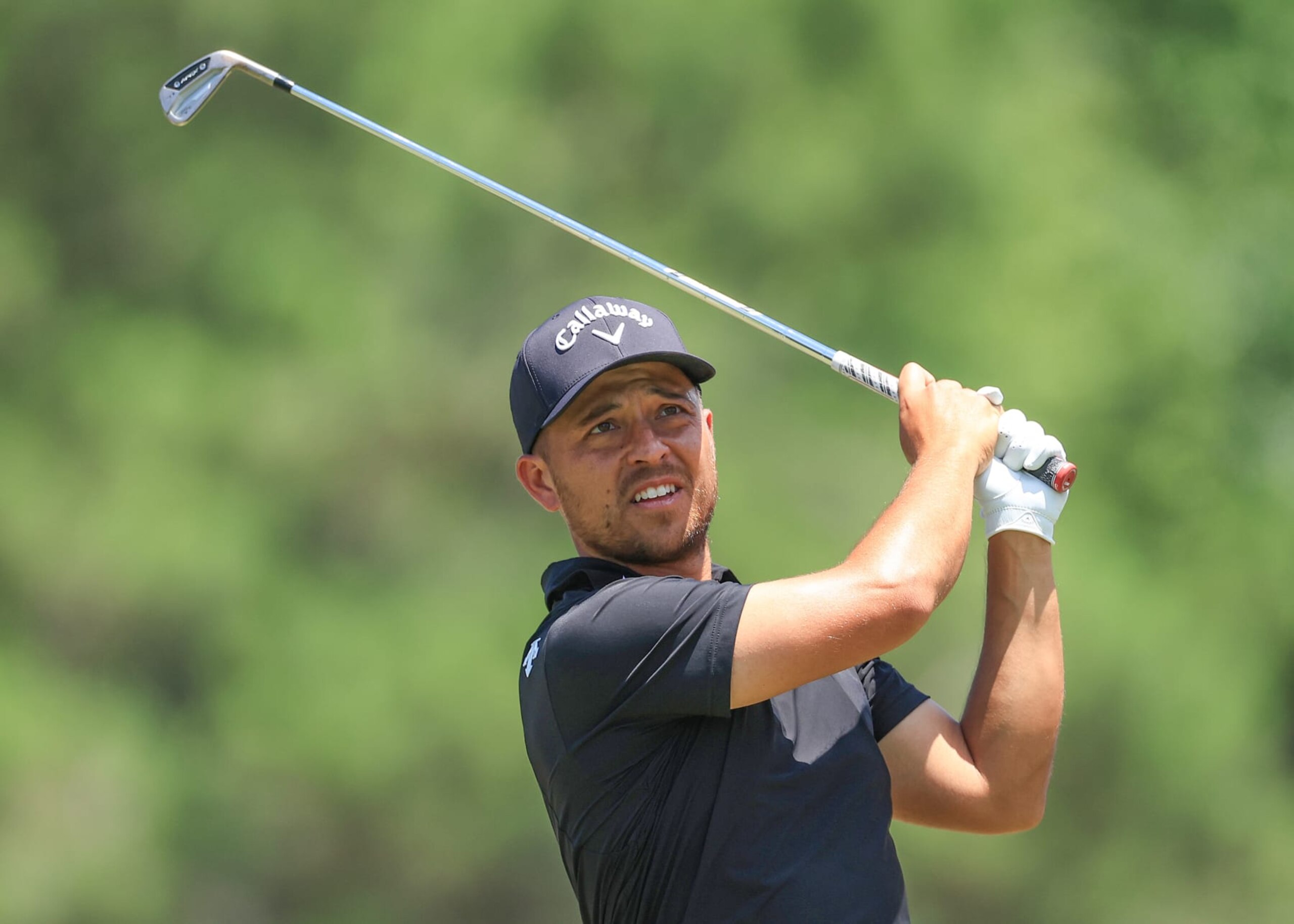 PINEHURST, NORTH CAROLINA - JUNE 11: Xander Schauffele of The United States plays a shot during practice prior to the 2024 U.S. Open on the No.2 Course at Pinehurst Resort on June 11, 2024 in Pinehurst, North Carolina. (Photo by David Cannon/Getty Images)