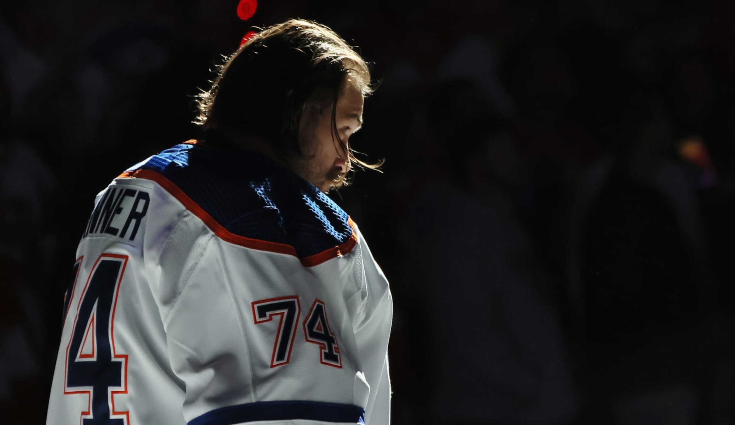 SUNRISE, FLORIDA - JUNE 10: Stuart Skinner #74 of the Edmonton Oilers prepares to play against the Florida Panthers in Game Two of the 2024 Stanley Cup Final at Amerant Bank Arena on June 10, 2024 in Sunrise, Florida. (Photo by Bruce Bennett/Getty Images) SUNRISE, FLORIDA - JUNE 10: Stuart Skinner #74 of the Edmonton Oilers prepares to play against the Florida Panthers in Game Two of the 2024 Stanley Cup Final at Amerant Bank Arena on June 10, 2024 in Sunrise, Florida. (Photo by Bruce Bennett/Getty Images)