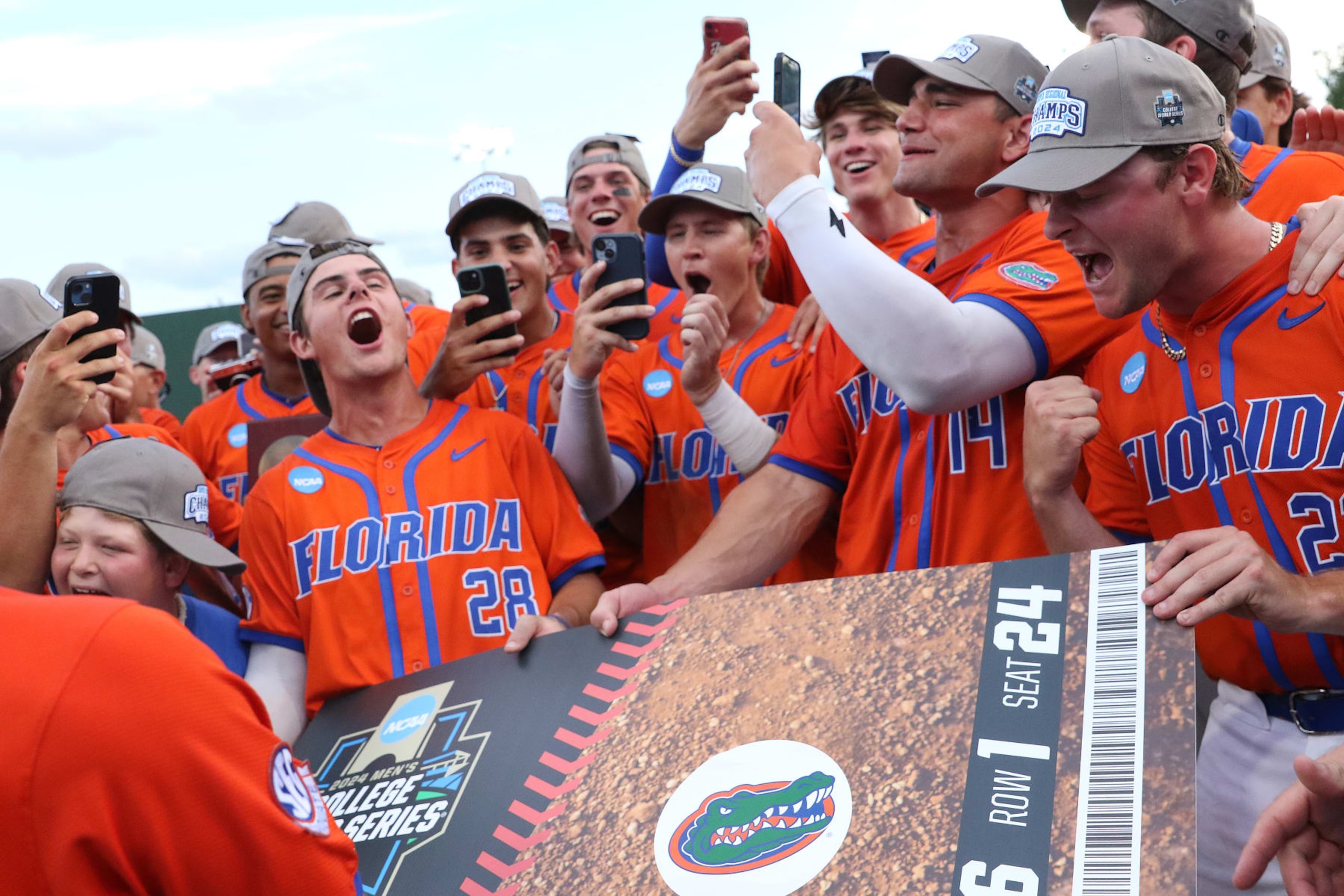 CLEMSON, SC - JUNE 09: THe Florida Gators punch their ticket to the College World Series during the College D1 Baseball Super Regional game between the Florida Gators and the Clemson Tigers on June 9, 2024 at Doug Kingsmore Stadium in Clemson, S.C. (Photo by John Byrum/Icon Sportswire via Getty Images) CLEMSON, SC - JUNE 09: THe Florida Gators punch their ticket to the College World Series during the College D1 Baseball Super Regional game between the Florida Gators and the Clemson Tigers on June 9, 2024 at Doug Kingsmore Stadium in Clemson, S.C. (Photo by John Byrum/Icon Sportswire via Getty Images)