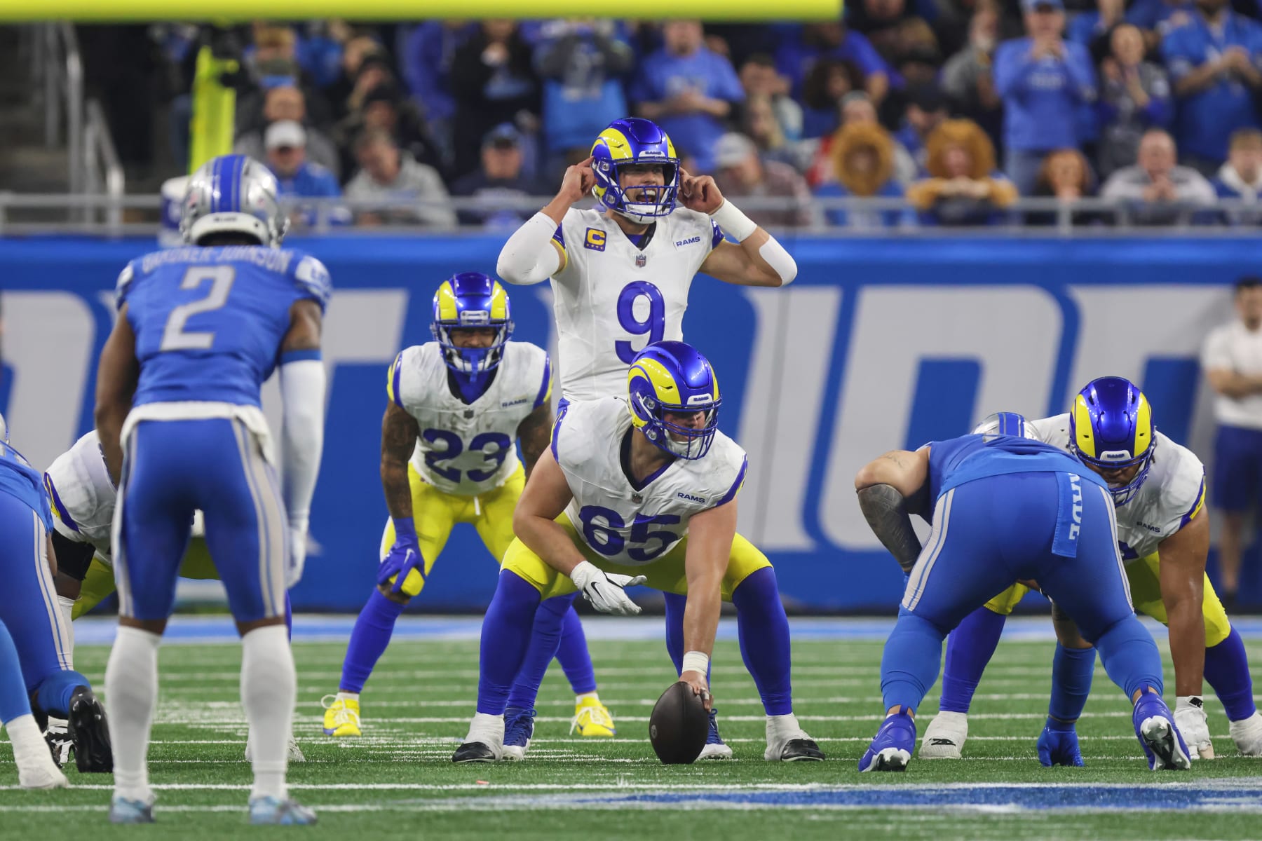 DETROIT, MI - JANUARY 14:  Los Angeles Rams quarterback Matthew Stafford (9) calls out play signals during an NFL NFC Wild Card playoff football game between the Los Angeles Rams and the Detroit Lions on January 14, 2024 at Ford Field in Detroit, Michigan.  (Photo by Scott W. Grau/Icon Sportswire via Getty Images)