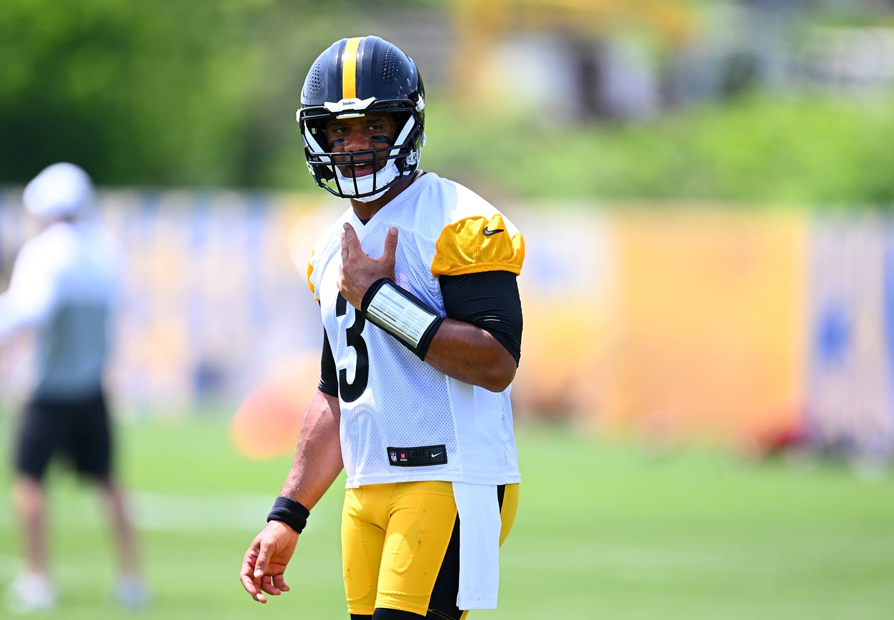 PITTSBURGH, PENNSYLVANIA - JUNE 4:  Russell Wilson #3 of the Pittsburgh Steelers looks on during the Pittsburgh Steelers OTA offseason workout at UPMC Rooney Sports Complex on June 4, 2024 in Pittsburgh, Pennsylvania. (Photo by Joe Sargent/Getty Images)