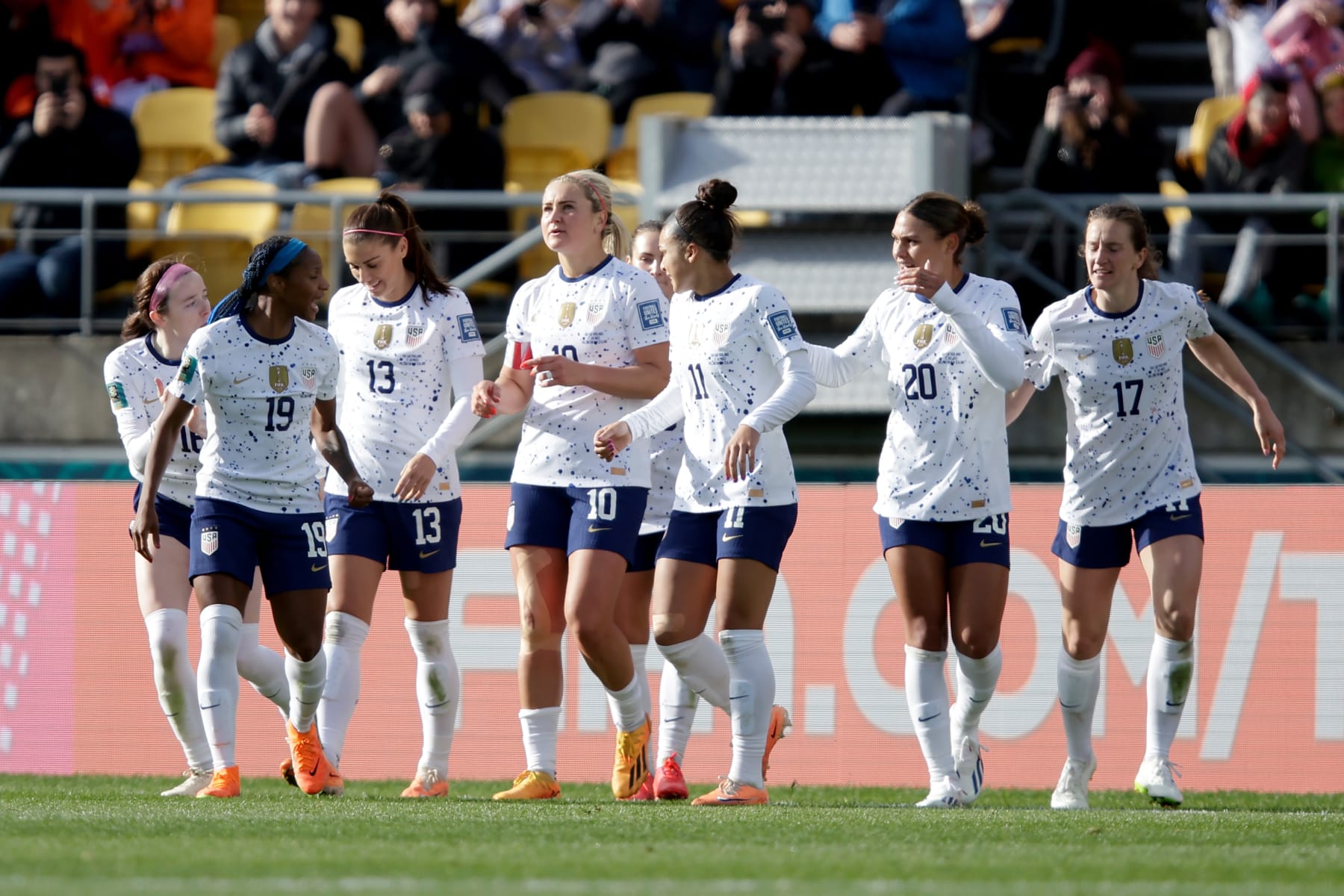 WELLINGTON, NEW ZEALAND - JULY 27: Lindsey Horan of USA Women celebrates 1-1 with Rose Lavelle of USA Women, Crystal Dunn of USA Women, Alex Morgan of USA Women, Sophia Smith of USA Women, Trinity Rodman of USA Women, Andi Sullivan of USA Women  during the  World Cup Women  match between USA Women v Holland Women at the Wellington Regional Stadium on July 27, 2023 in wellington New Zealand (Photo by Rico Brouwer/Soccrates/Getty Images)