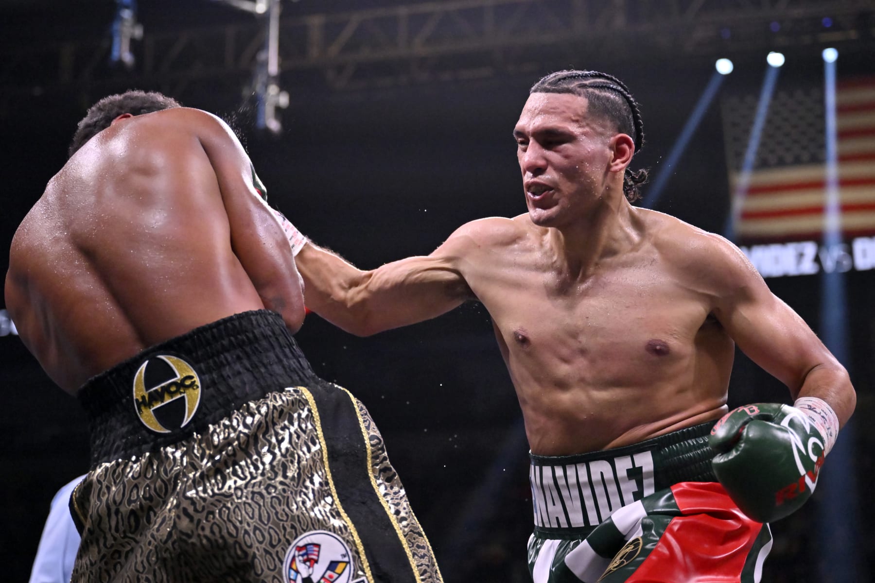 David Benavidez in his fight against Demetrius Andrade.