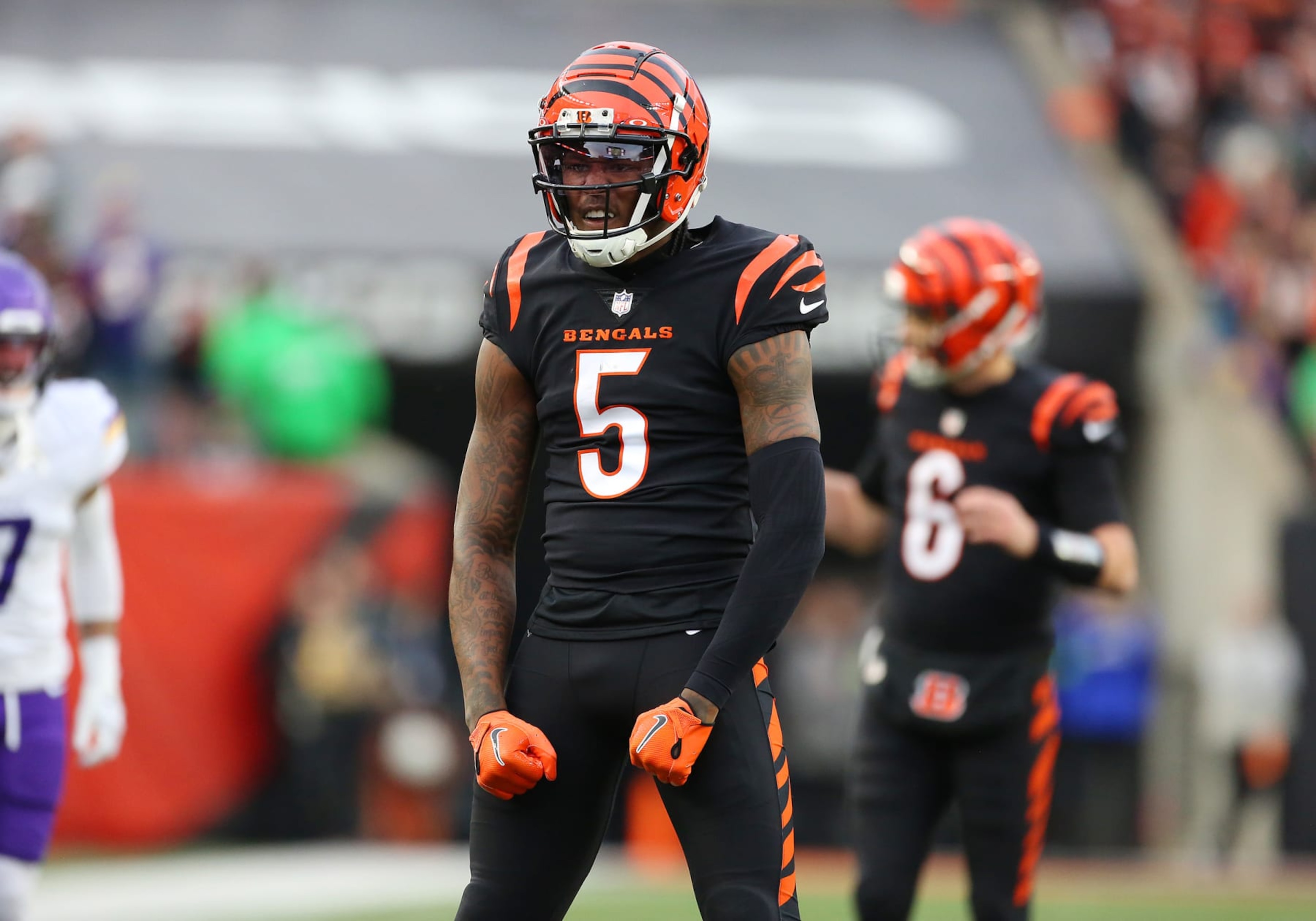 CINCINNATI, OH - DECEMBER 16: Cincinnati Bengals wide receiver Tee Higgins (5) in a game between the Minnesota Vikings and the Cincinnati Bengals at Paycor Stadium on Saturday, December, 16, 2023. (Photo by Jeff Moreland/Icon Sportswire via Getty Images) CINCINNATI, OH - DECEMBER 16: Cincinnati Bengals wide receiver Tee Higgins (5) in a game between the Minnesota Vikings and the Cincinnati Bengals at Paycor Stadium on Saturday, December, 16, 2023. (Photo by Jeff Moreland/Icon Sportswire via Getty Images)