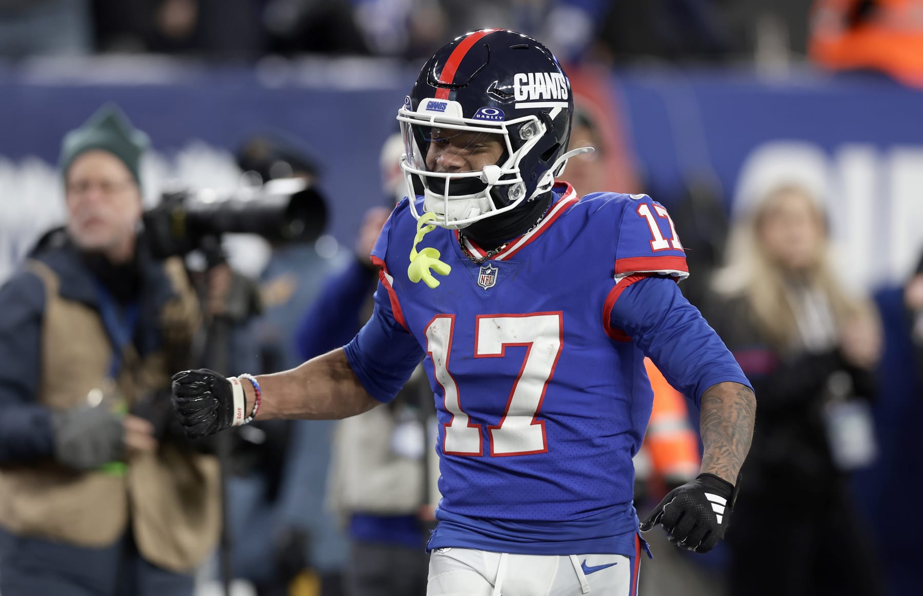 EAST RUTHERFORD, NEW JERSEY - DECEMBER 11: (NEW YORK DAILIES OUT)  Wan'Dale Robinson #17 of the New York Giants in action against the Green Bay Packers at MetLife Stadium on December 11, 2023 in East Rutherford, New Jersey. The Giants defeated the Packers 24-22. (Photo by Jim McIsaac/Getty Images)