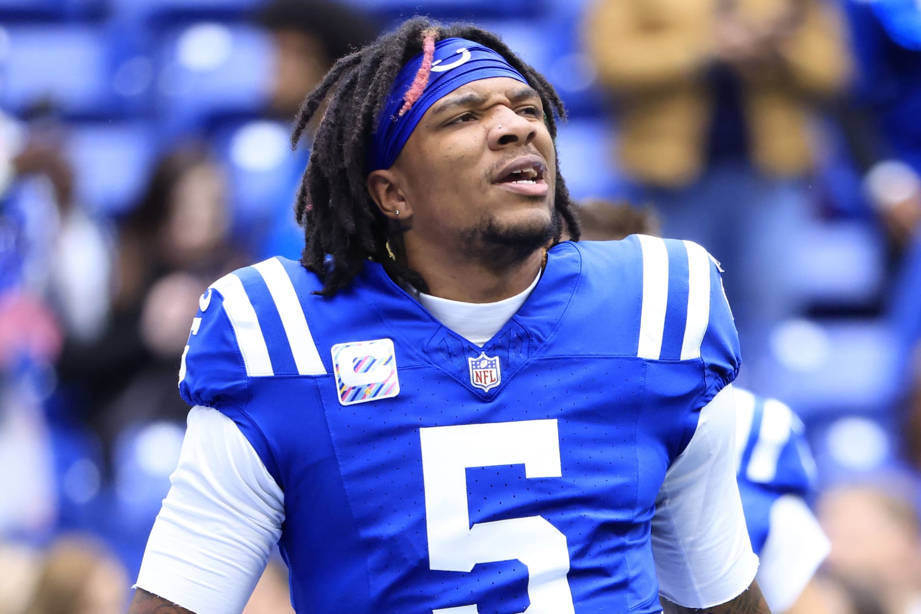 INDIANAPOLIS, INDIANA - OCTOBER 08: Anthony Richardson #5 of the Indianapolis Colts warms up before the game against the Tennessee Titans at Lucas Oil Stadium on October 08, 2023 in Indianapolis, Indiana. (Photo by Justin Casterline/Getty Images)