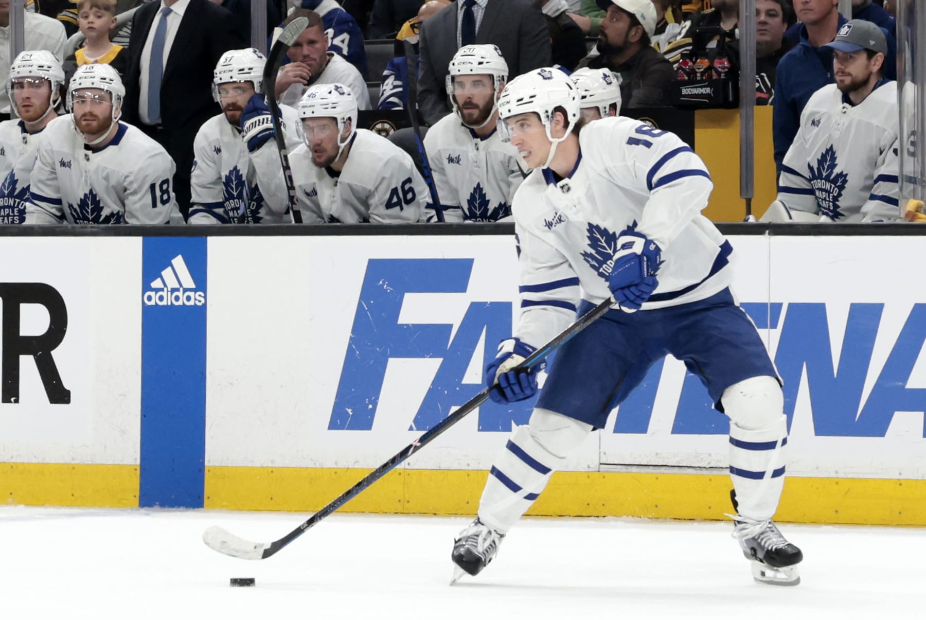 BOSTON, MA - MAY 04: Toronto Maple Leafs right wing Mitchell Marner (16) looks up ice during Game 7 of the Eastern Conference First Round playoffs between the Boston Bruins and the Toronto Maple Leafs on May 4, 2024, at TD Garden in Boston, Massachusetts. (Photo by Fred Kfoury III/Icon Sportswire via Getty Images)