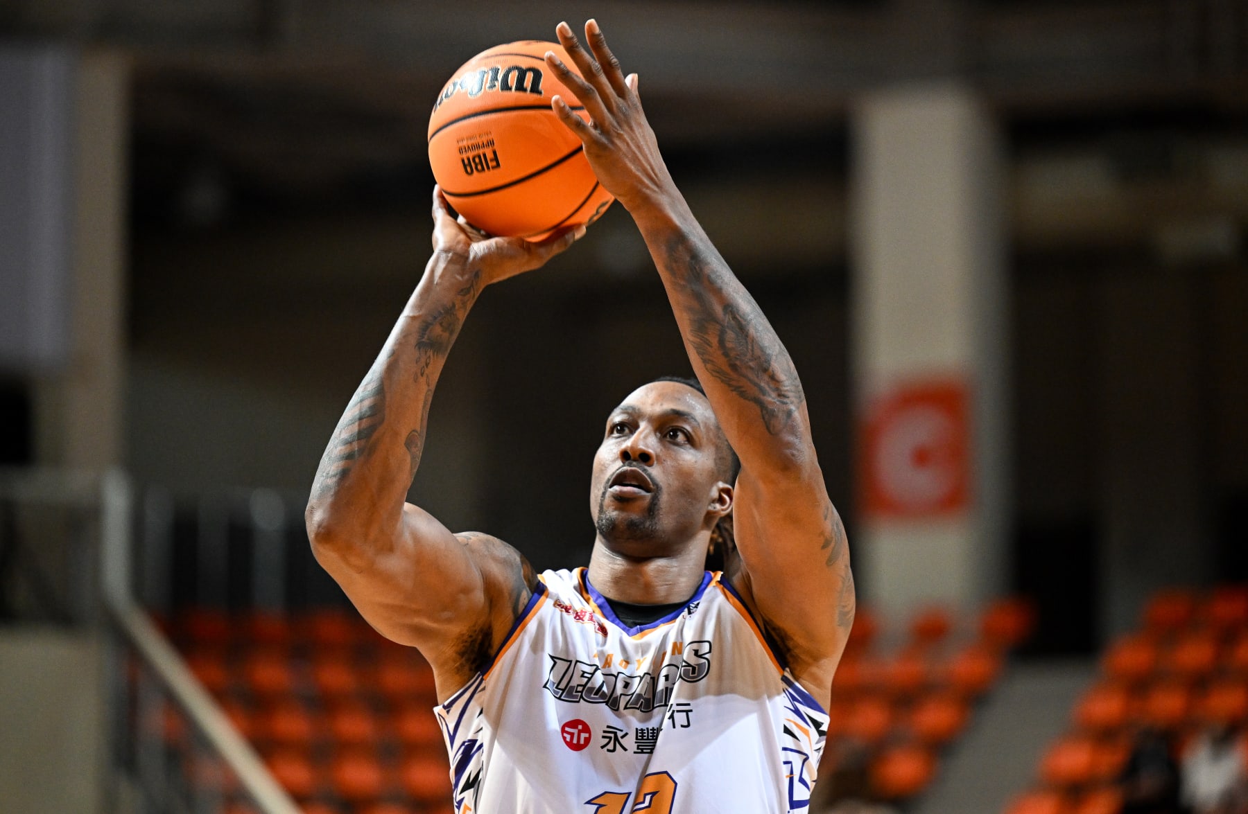TAIPEI, TAIWAN - FEBRUARY 19: Center Dwight Howard #12 of the Taoyuan Leopards makes a free thro during the T1 League game between TaiwanBeer HeroBears and Taoyuan Leopards at University of Taipei Tianmu Gymnasium on February 19, 2023 in Taipei, Taiwan. (Photo by Gene Wang/Getty Images)