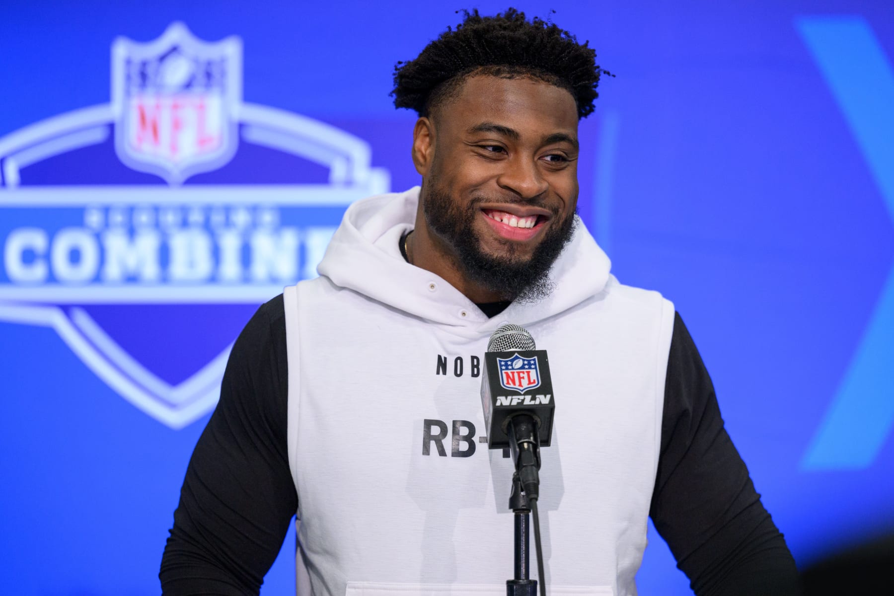 INDIANAPOLIS, IN - MARCH 01: Notre Dame running back Audric Estimé answers questions from the media during the NFL Scouting Combine on March 1, 2024, at the Indiana Convention Center in Indianapolis, IN. (Photo by Zach Bolinger/Icon Sportswire via Getty Images)