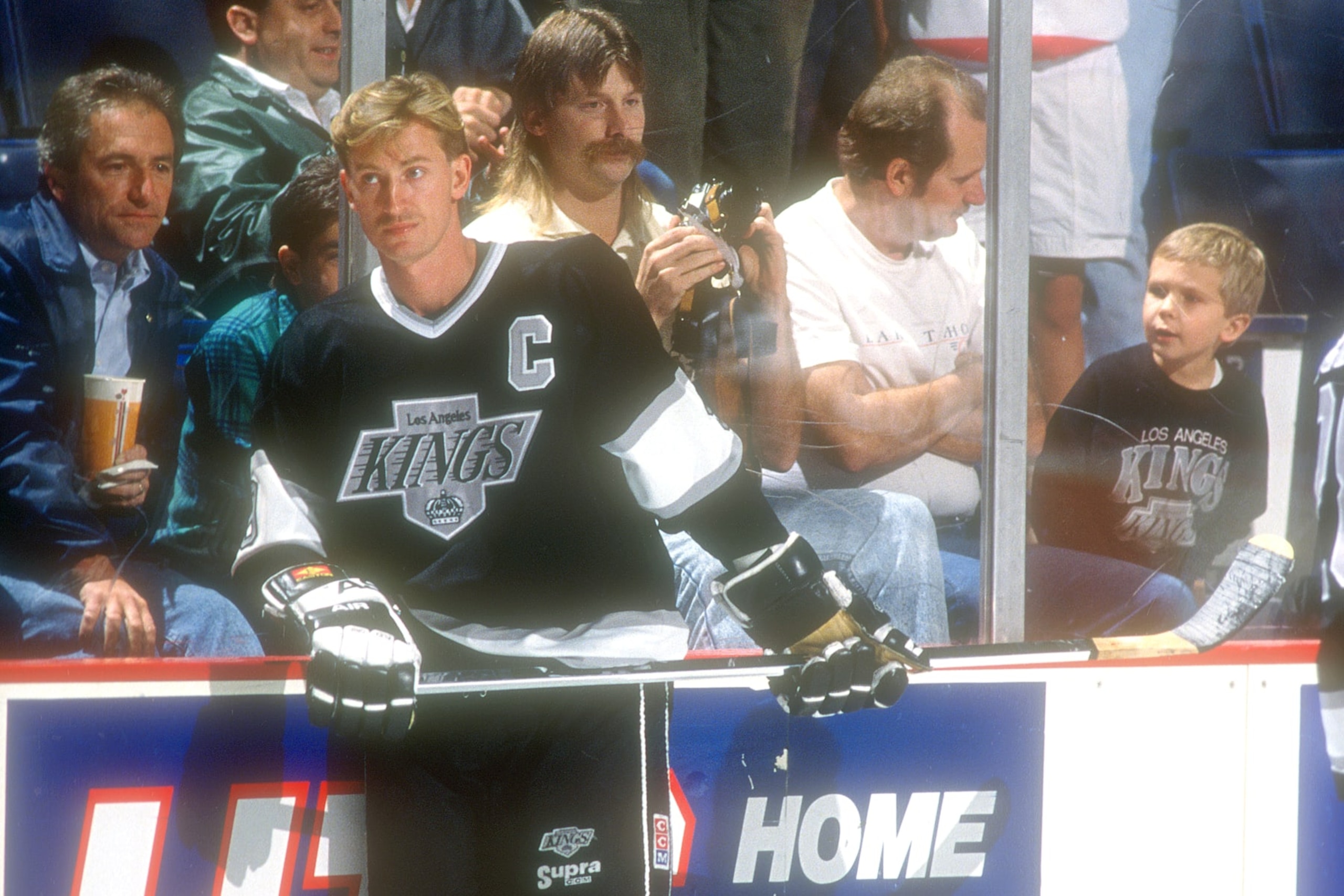 LANDOVER, MD - NOVEMBER 02:  Wayne Gretzky #99 of the Los Angeles Kings looks on during warm ups of a NHL hockey game against the Washington Capitals on November 2, 1990 at the USAir Arena in Landover, Maryland.  (Photo by Mitchell Layton/Getty Images)