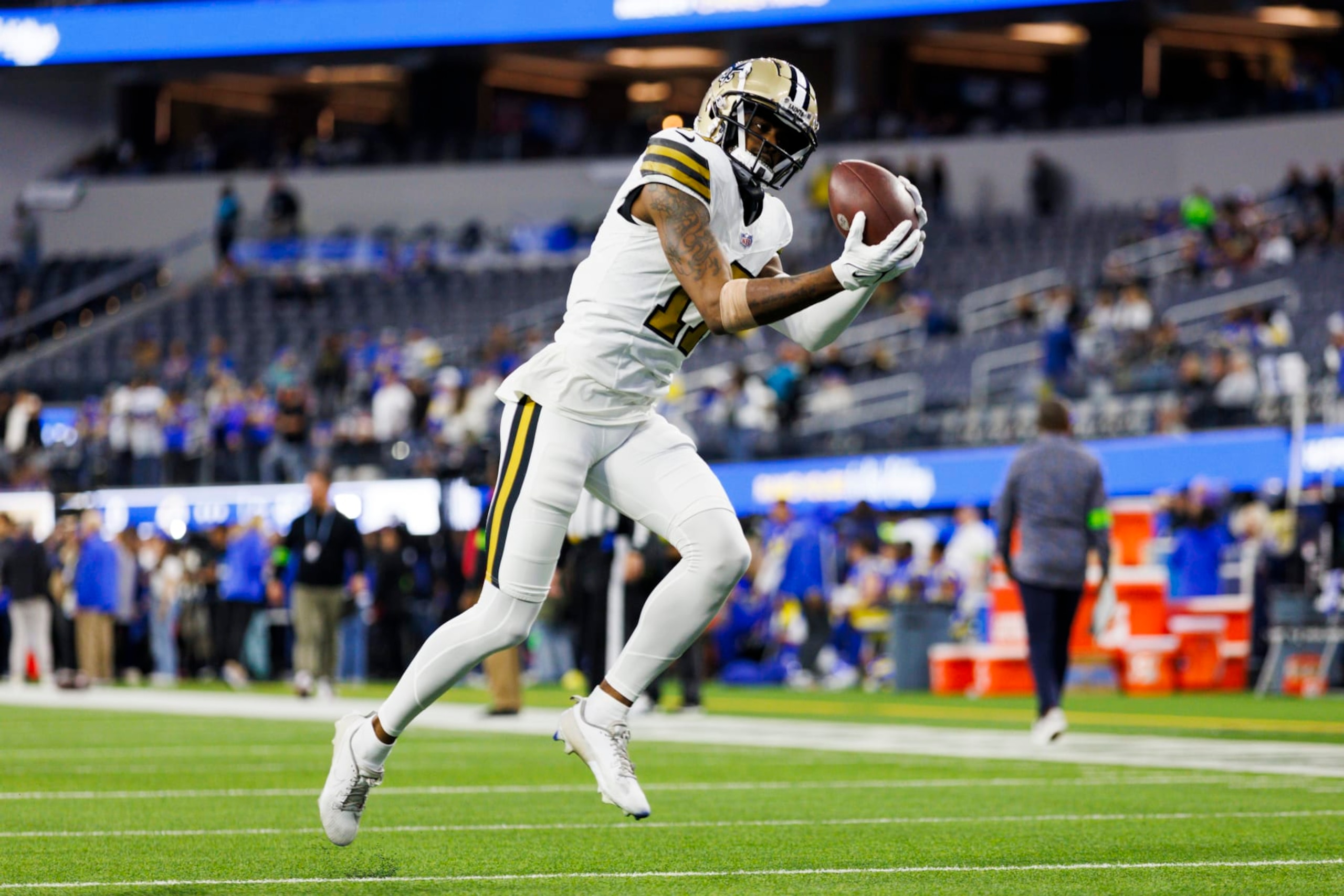 INGLEWOOD, CALIFORNIA - DECEMBER 21: A.T. Perry #17 of the New Orleans Saints catches the ball during a game against the Los Angeles Rams at SoFi Stadium on December 21, 2023 in Inglewood, California. (Photo by Ric Tapia/Getty Images) INGLEWOOD, CALIFORNIA - DECEMBER 21: A.T. Perry #17 of the New Orleans Saints catches the ball during a game against the Los Angeles Rams at SoFi Stadium on December 21, 2023 in Inglewood, California. (Photo by Ric Tapia/Getty Images)