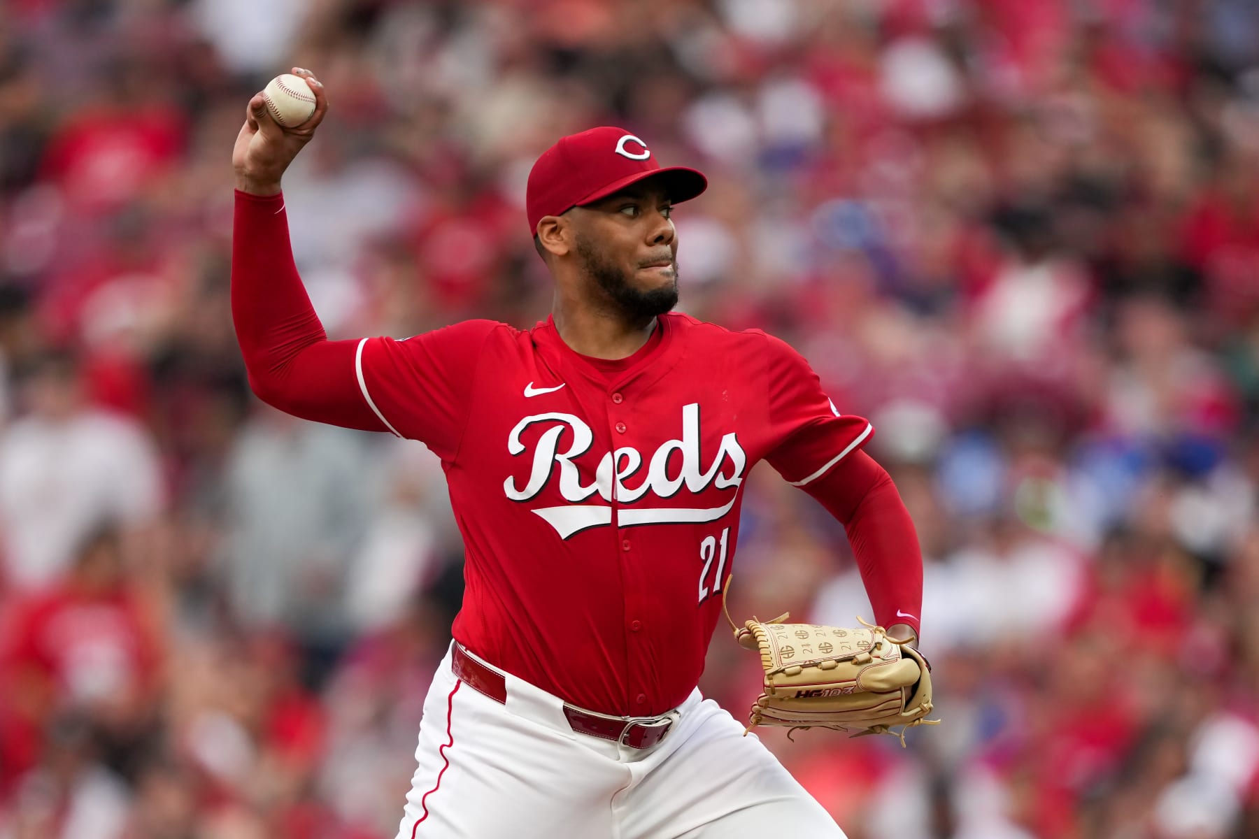CINCINNATI, OHIO - MAY 25: Hunter Greene #21 of the Cincinnati Reds pitches in the first inning against the Los Angeles Dodgers
 at Great American Ball Park on May 25, 2024 in Cincinnati, Ohio. (Photo by Dylan Buell/Getty Images)