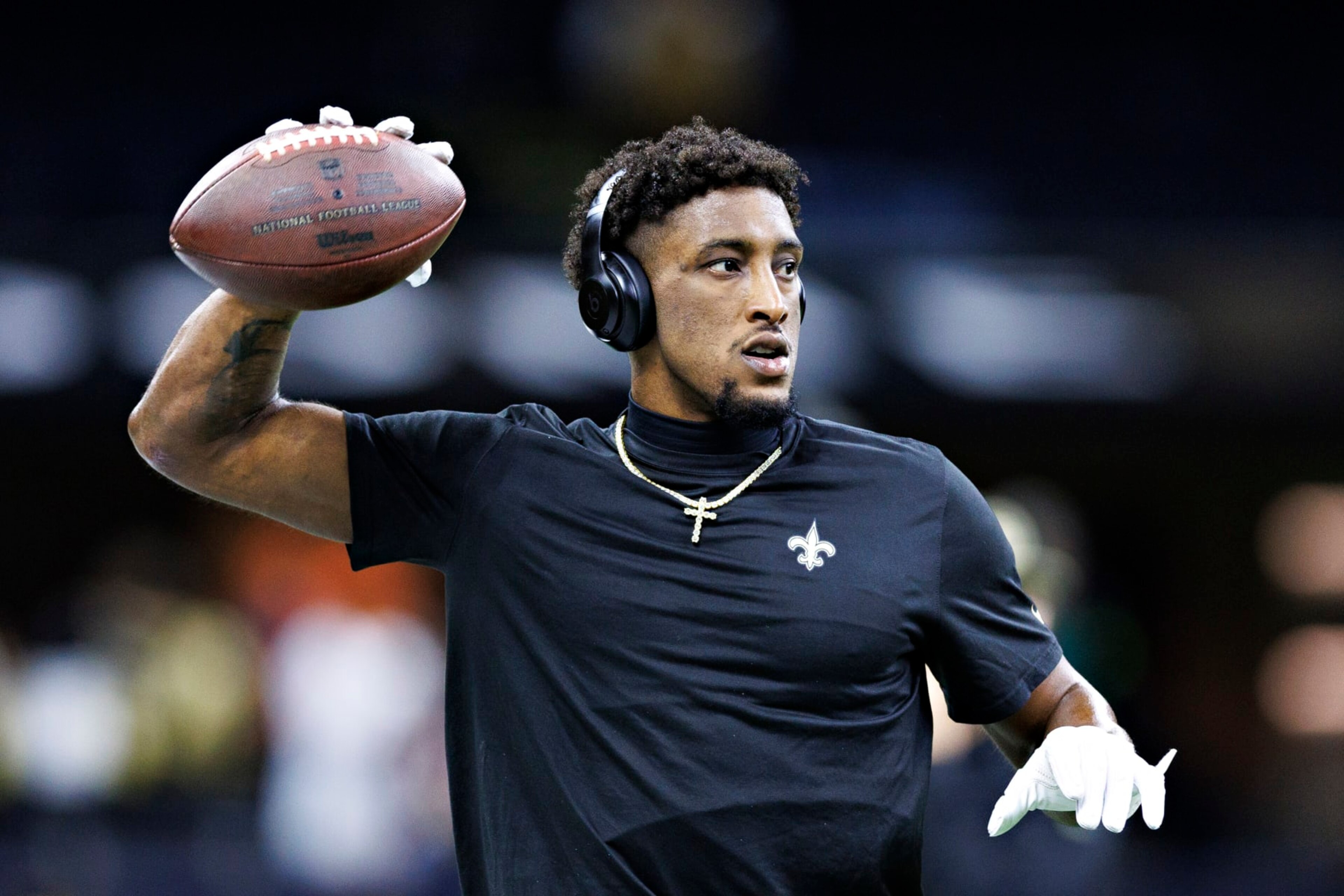 NEW ORLEANS, LOUISIANA - NOVEMBER 05: Michael Thomas #13 of the New Orleans Saints warms up before a game against the Chicago Bears at Caesars Superdome on November 5, 2023 in New Orleans, Louisiana. The Saints defeated the Bears 24-17. (Photo by Wesley Hitt/Getty Images) NEW ORLEANS, LOUISIANA - NOVEMBER 05: Michael Thomas #13 of the New Orleans Saints warms up before a game against the Chicago Bears at Caesars Superdome on November 5, 2023 in New Orleans, Louisiana. The Saints defeated the Bears 24-17. (Photo by Wesley Hitt/Getty Images)