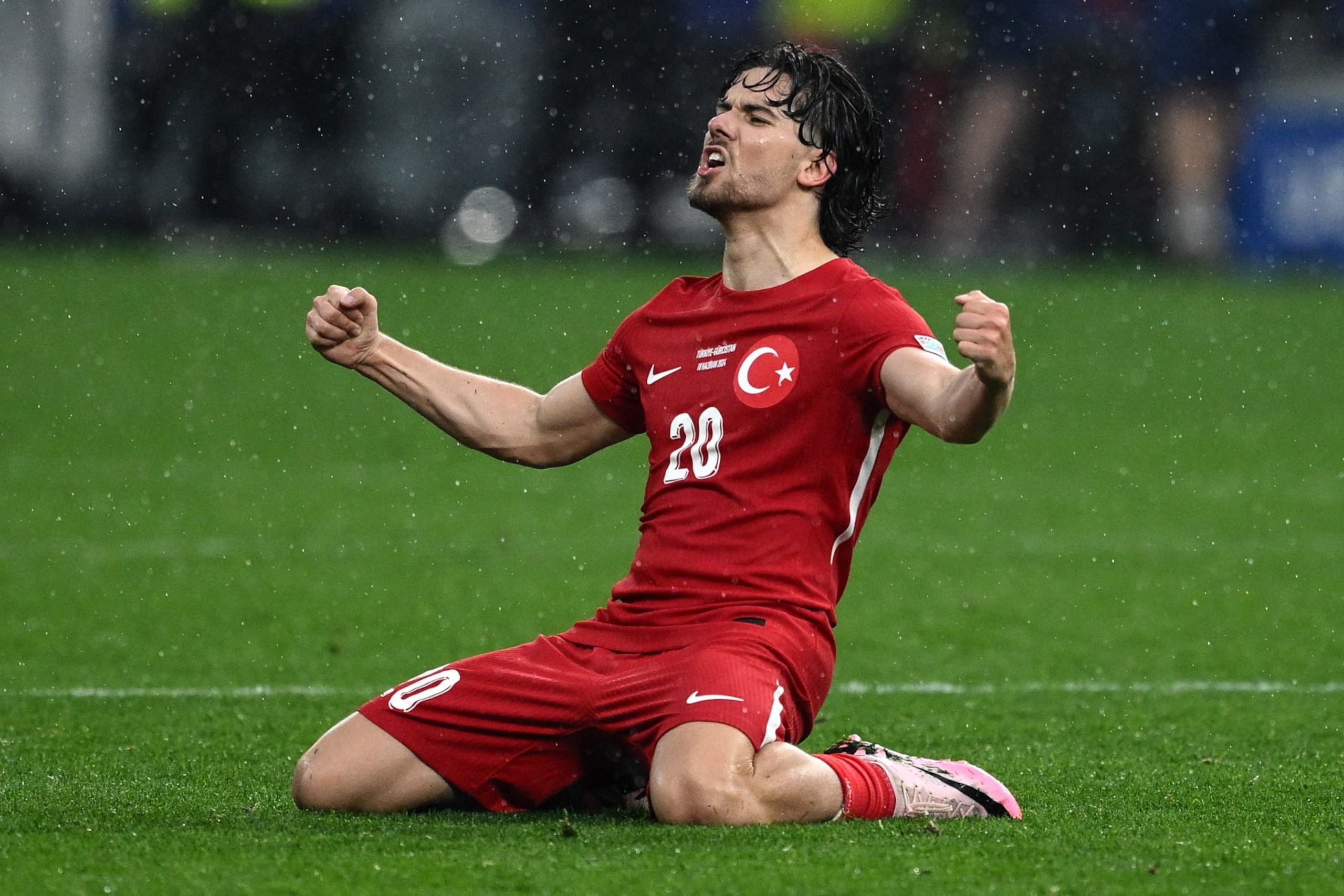 DORTMUND, GERMANY - JUNE 18: Ferdi Kadıoglu of Turkiye celebrates at the end of the UEFA EURO 2024 group stage match between Turkiye and Georgia at Football Stadium Dortmund on June 18, 2024 in Dortmund, Germany. (Photo by Image Photo Agency/Getty Images) DORTMUND, GERMANY - JUNE 18: Ferdi Kadıoglu of Turkiye celebrates at the end of the UEFA EURO 2024 group stage match between Turkiye and Georgia at Football Stadium Dortmund on June 18, 2024 in Dortmund, Germany. (Photo by Image Photo Agency/Getty Images)